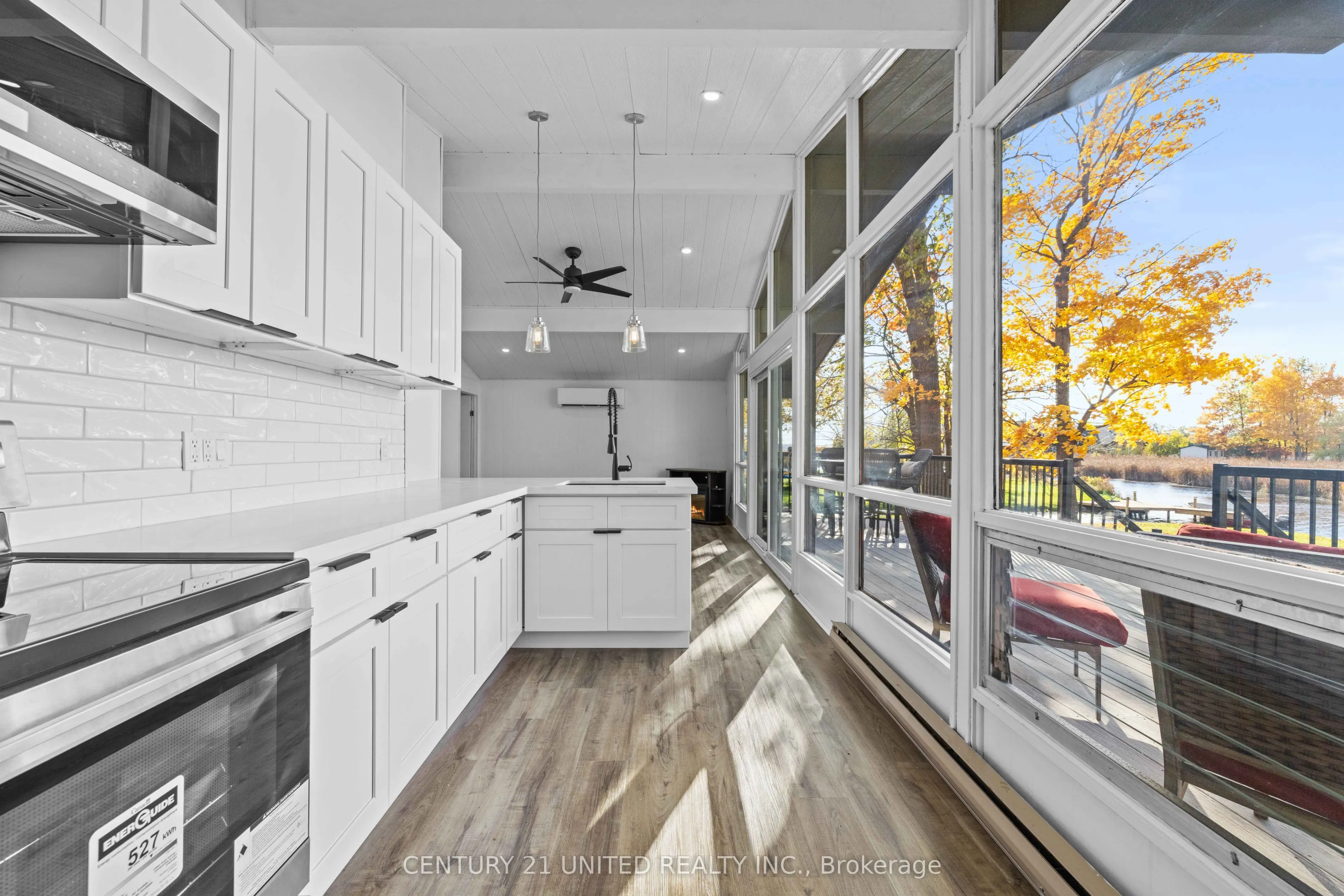17 Rollie's Bay Road E