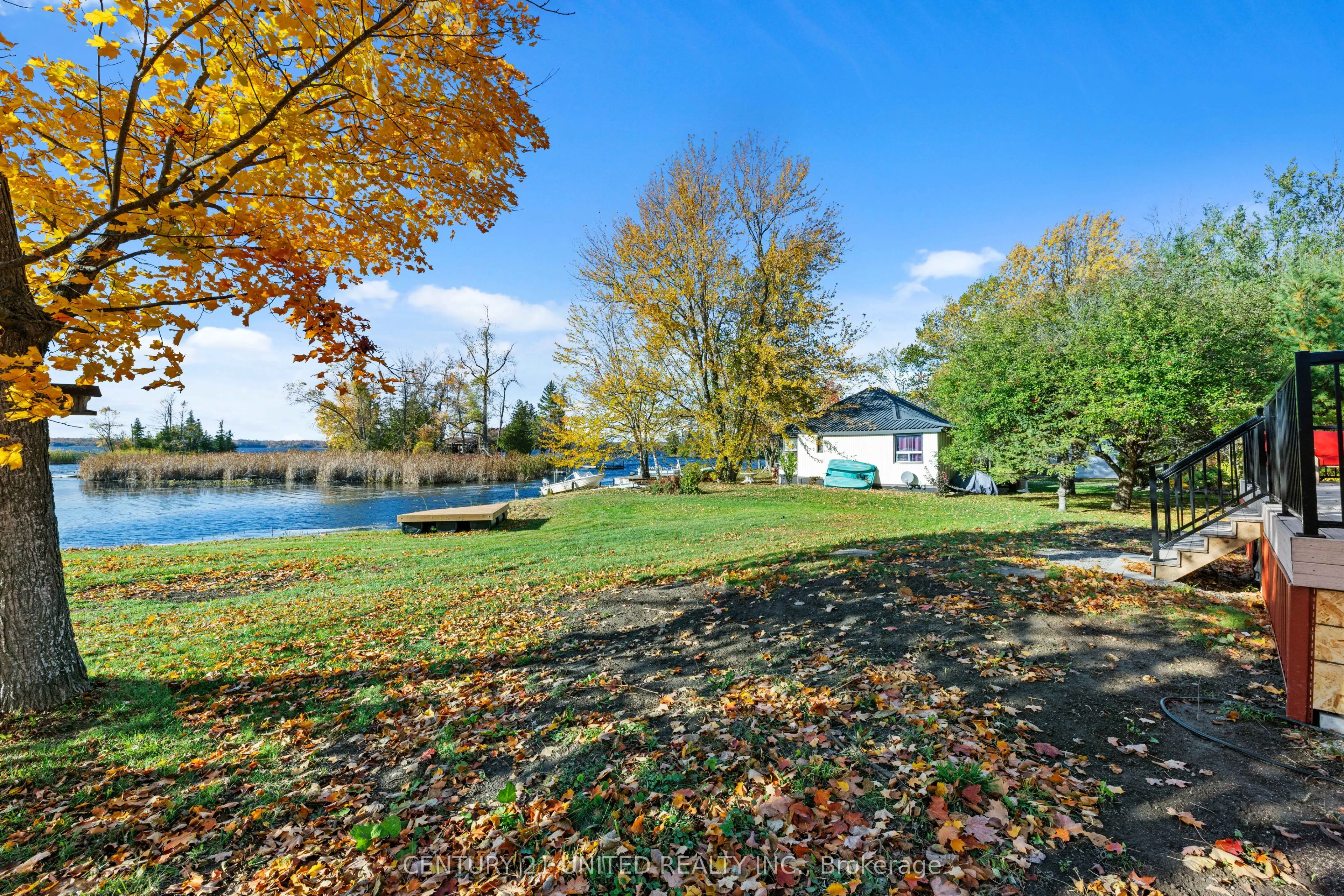 17 Rollie's Bay Road E