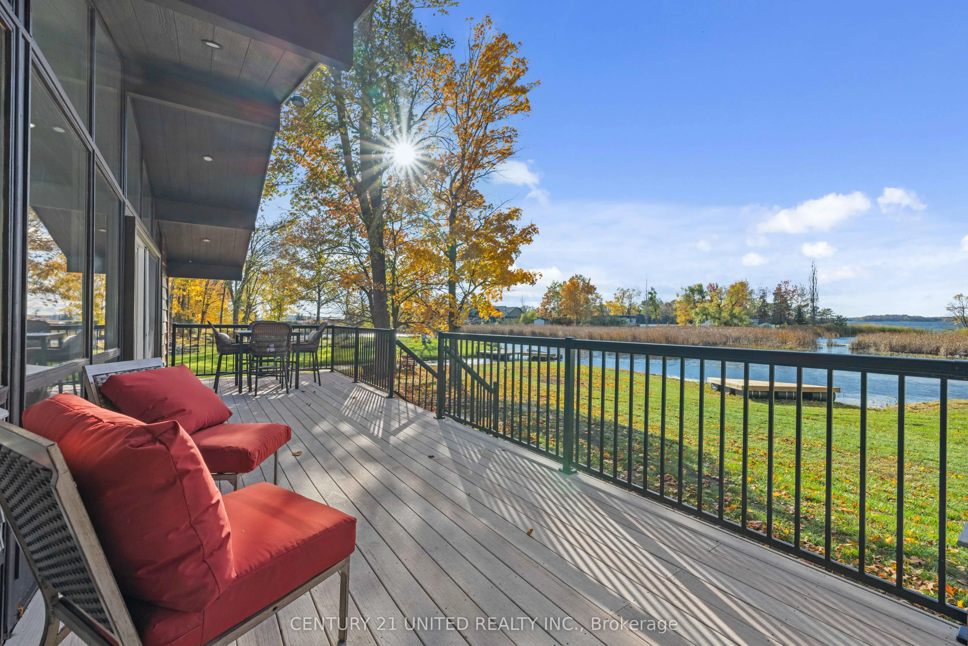 17 Rollie's Bay Road E
