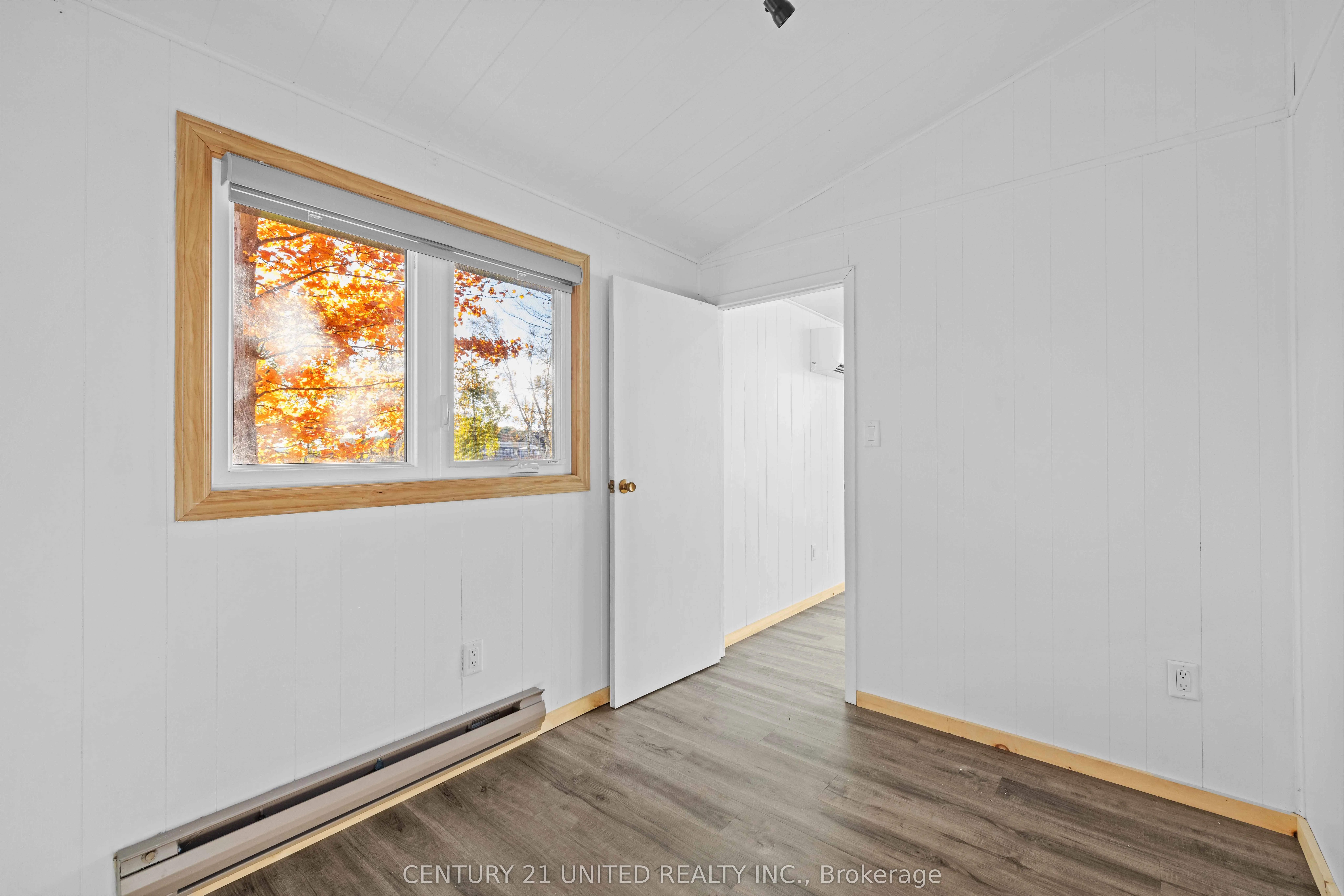 17 Rollie's Bay Road E