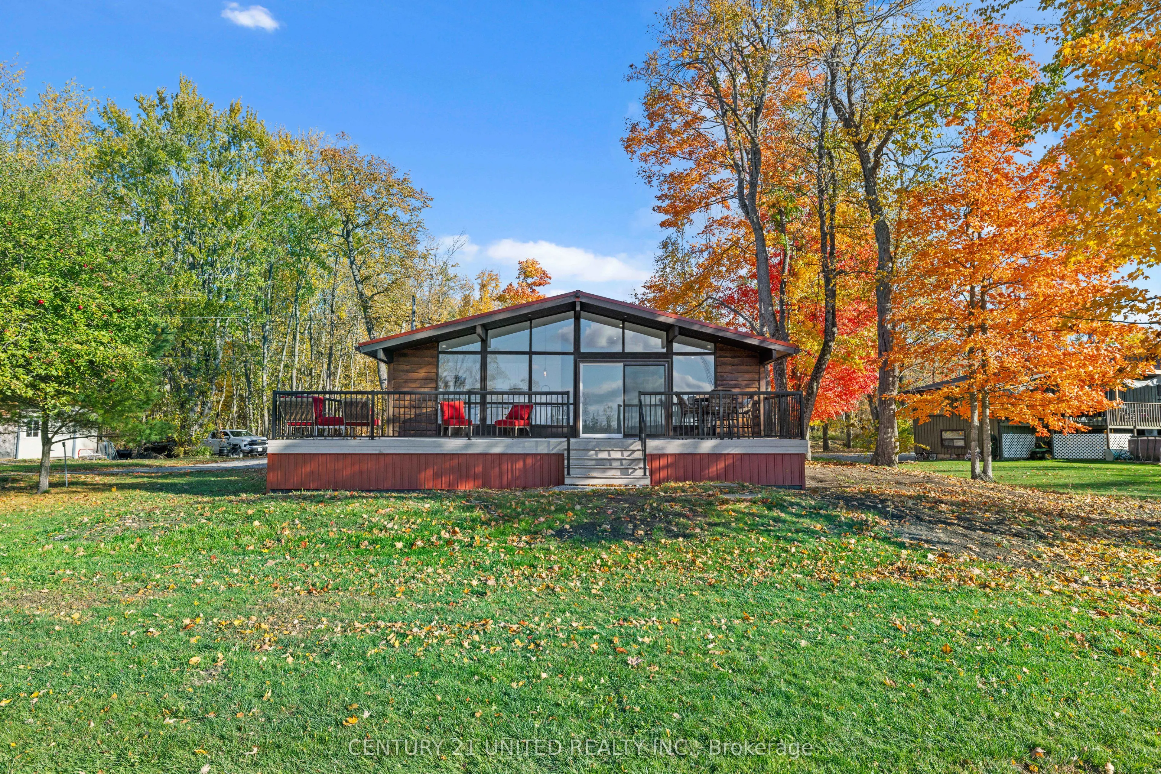 17 Rollie's Bay Road E