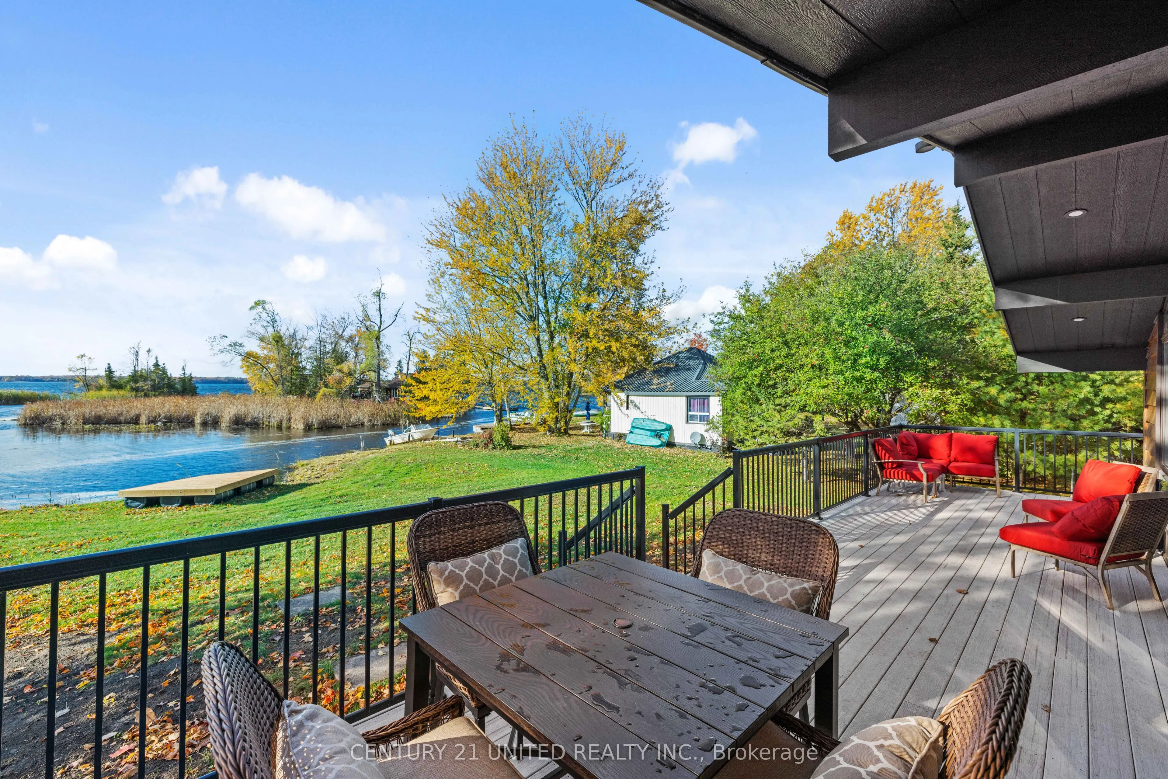 17 Rollie's Bay Road E