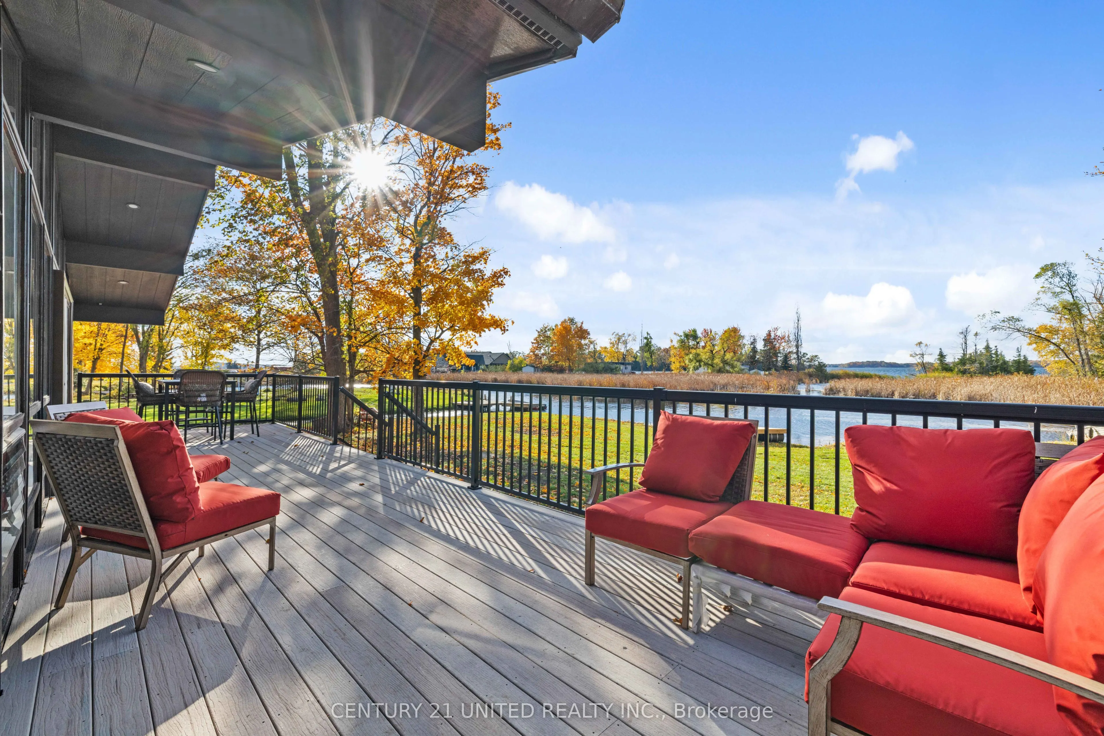 17 Rollie's Bay Road E