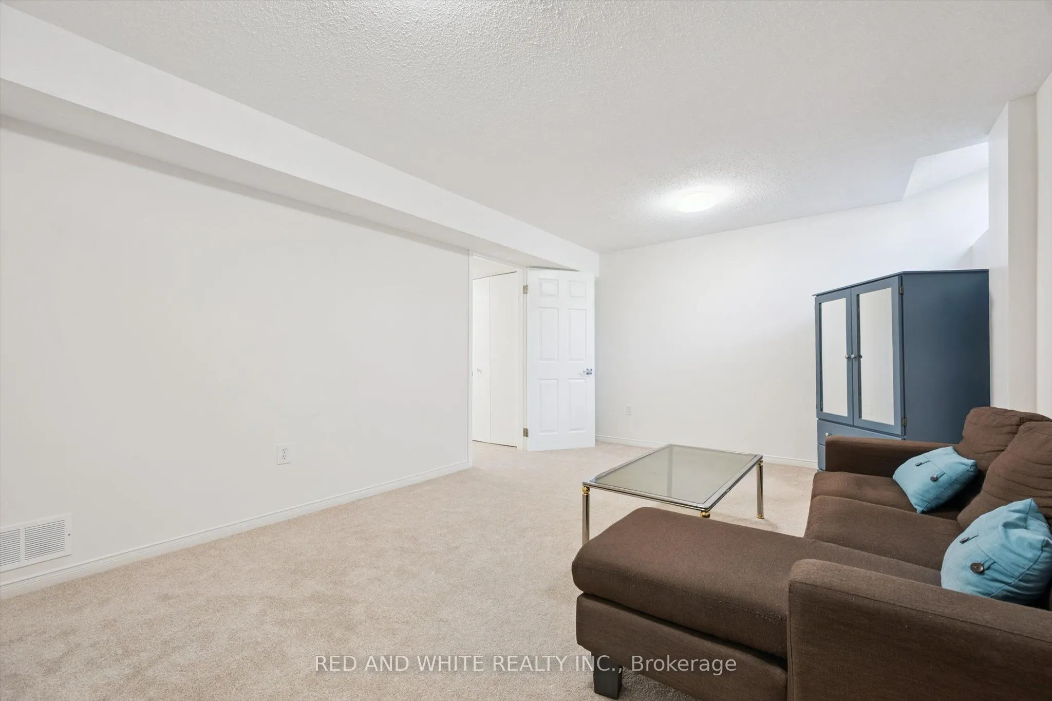 151 Clairfields Drive E, #3