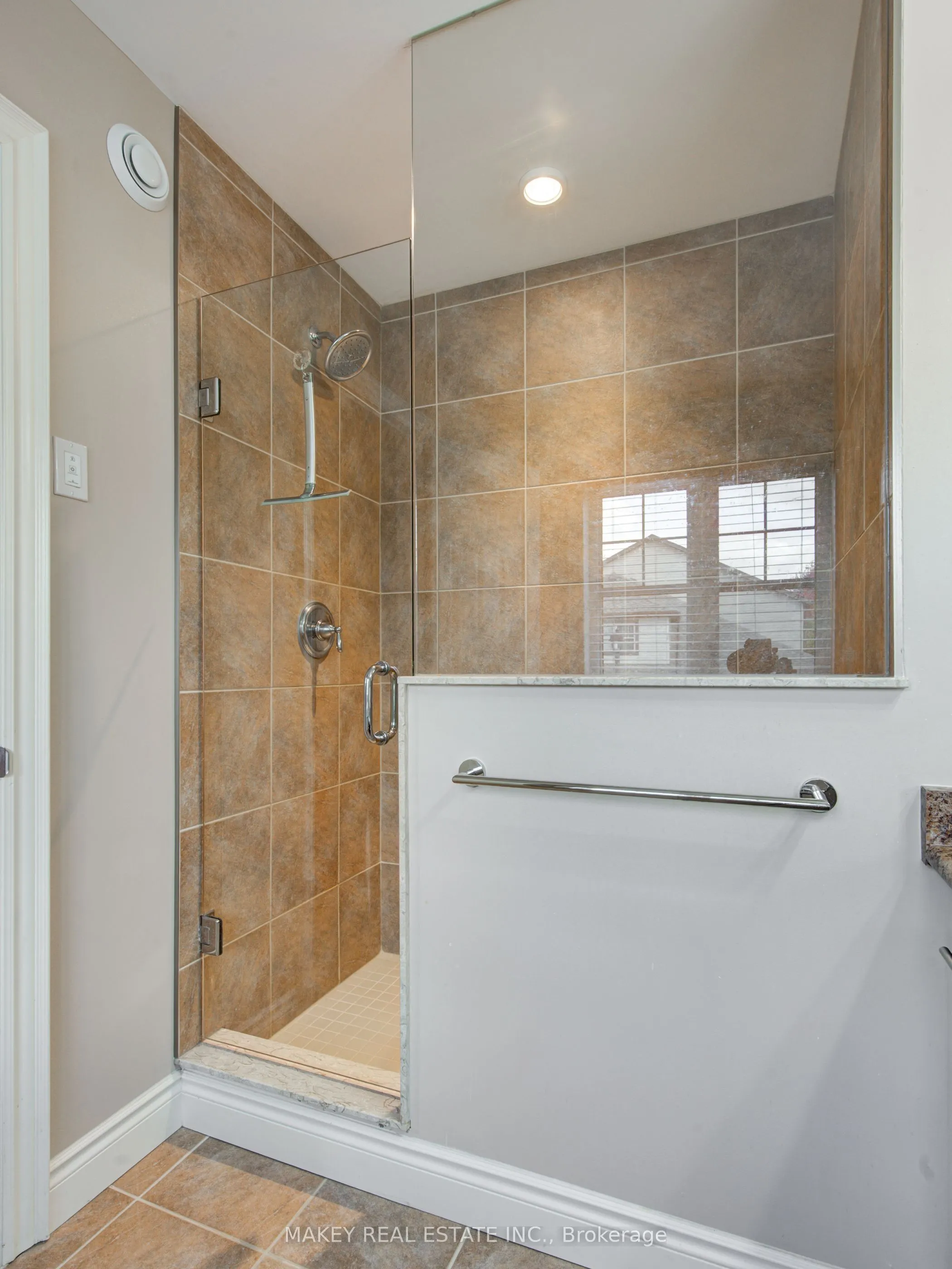175 Ingersoll Street N, #22