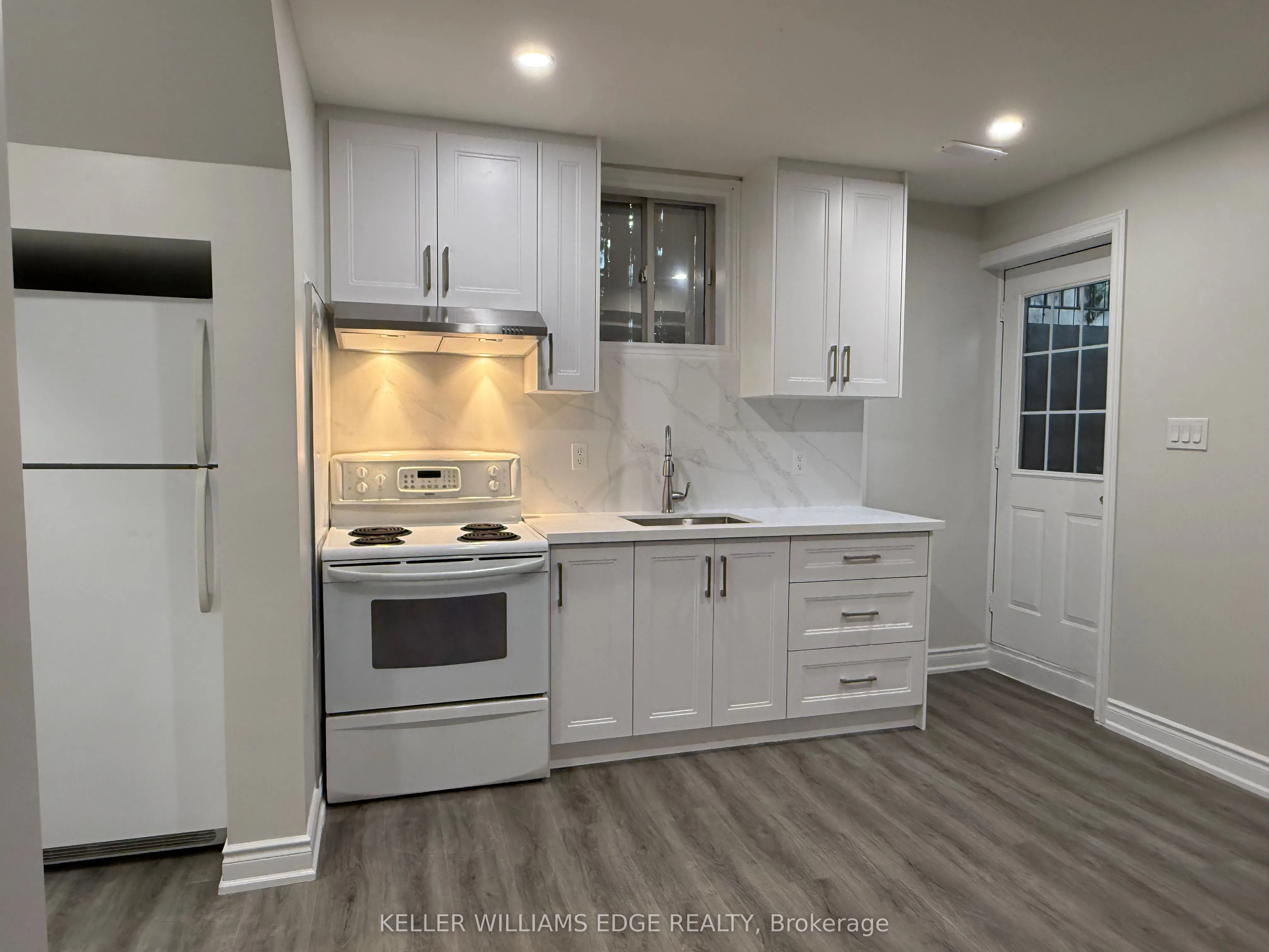 LOWER LEVEL: 87 Peter Street