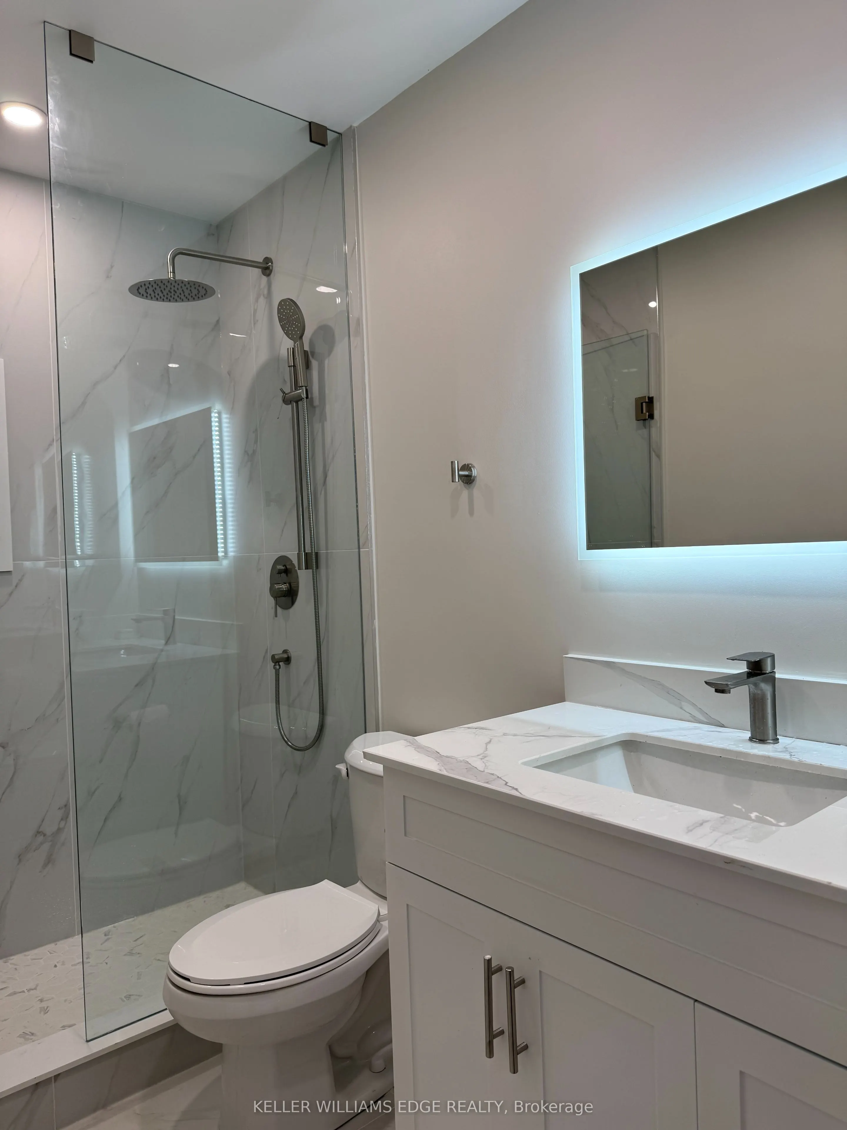 UPPER LEVEL: 87 Peter Street