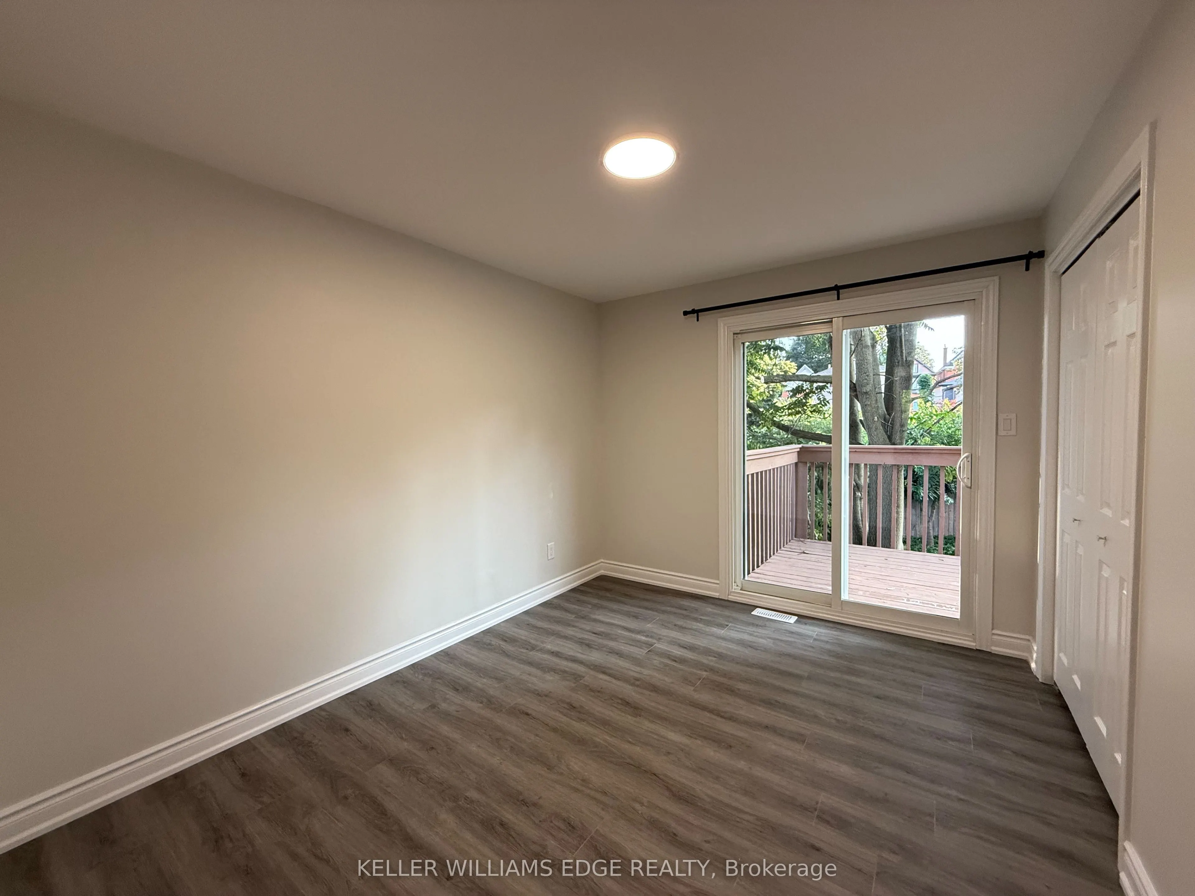UPPER LEVEL: 87 Peter Street