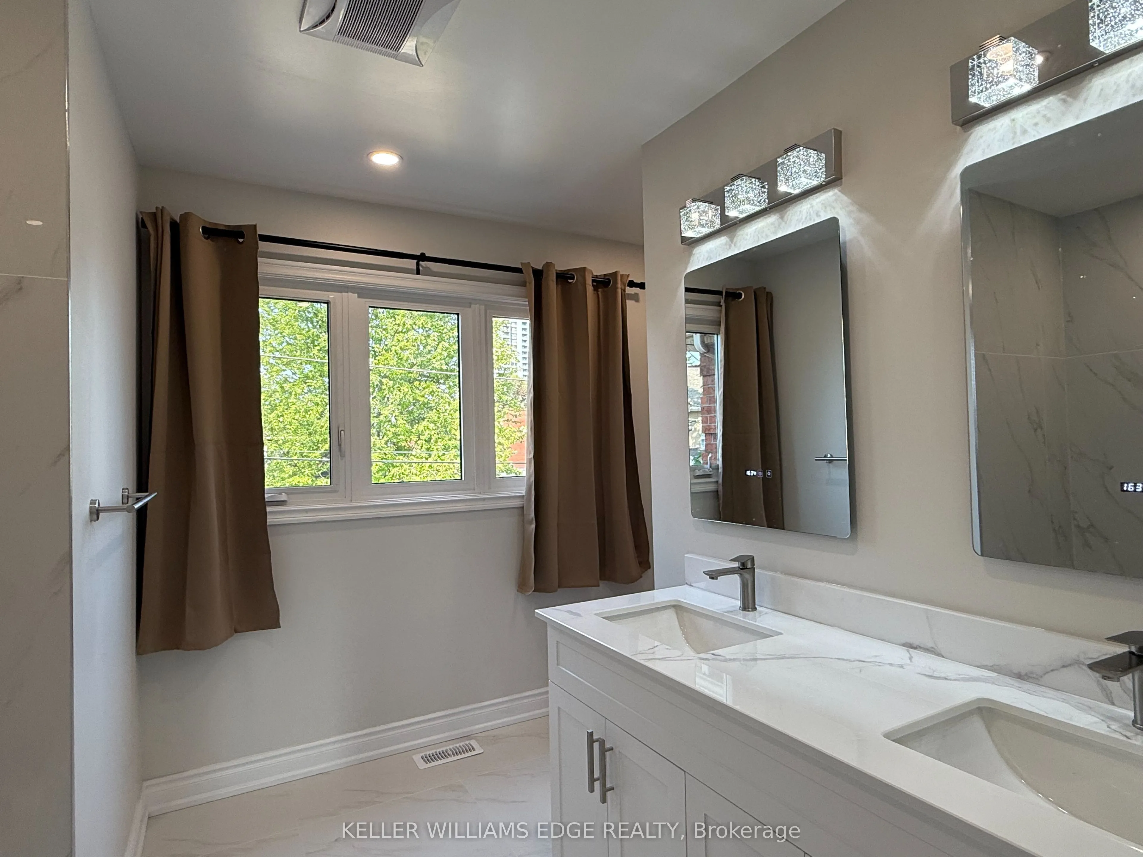 UPPER LEVEL: 87 Peter Street
