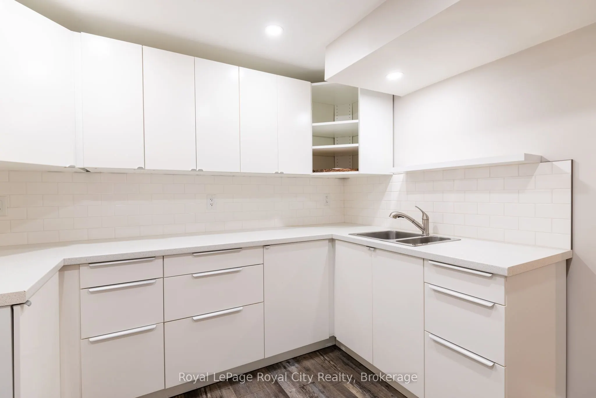 118 Stirling Macgregor Drive