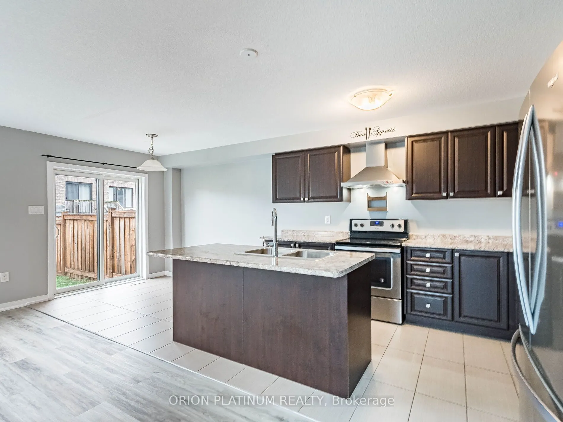 135 Pagebrook Crescent
