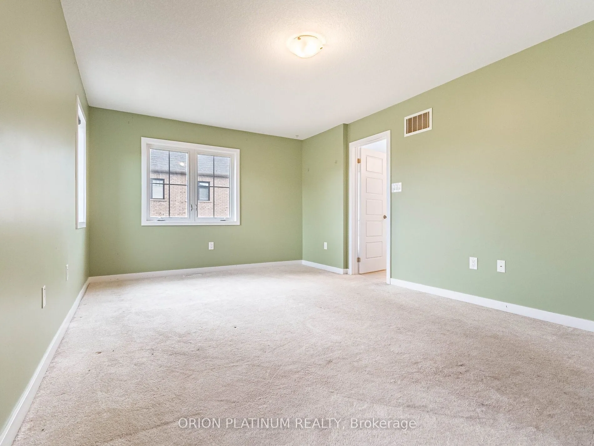135 Pagebrook Crescent