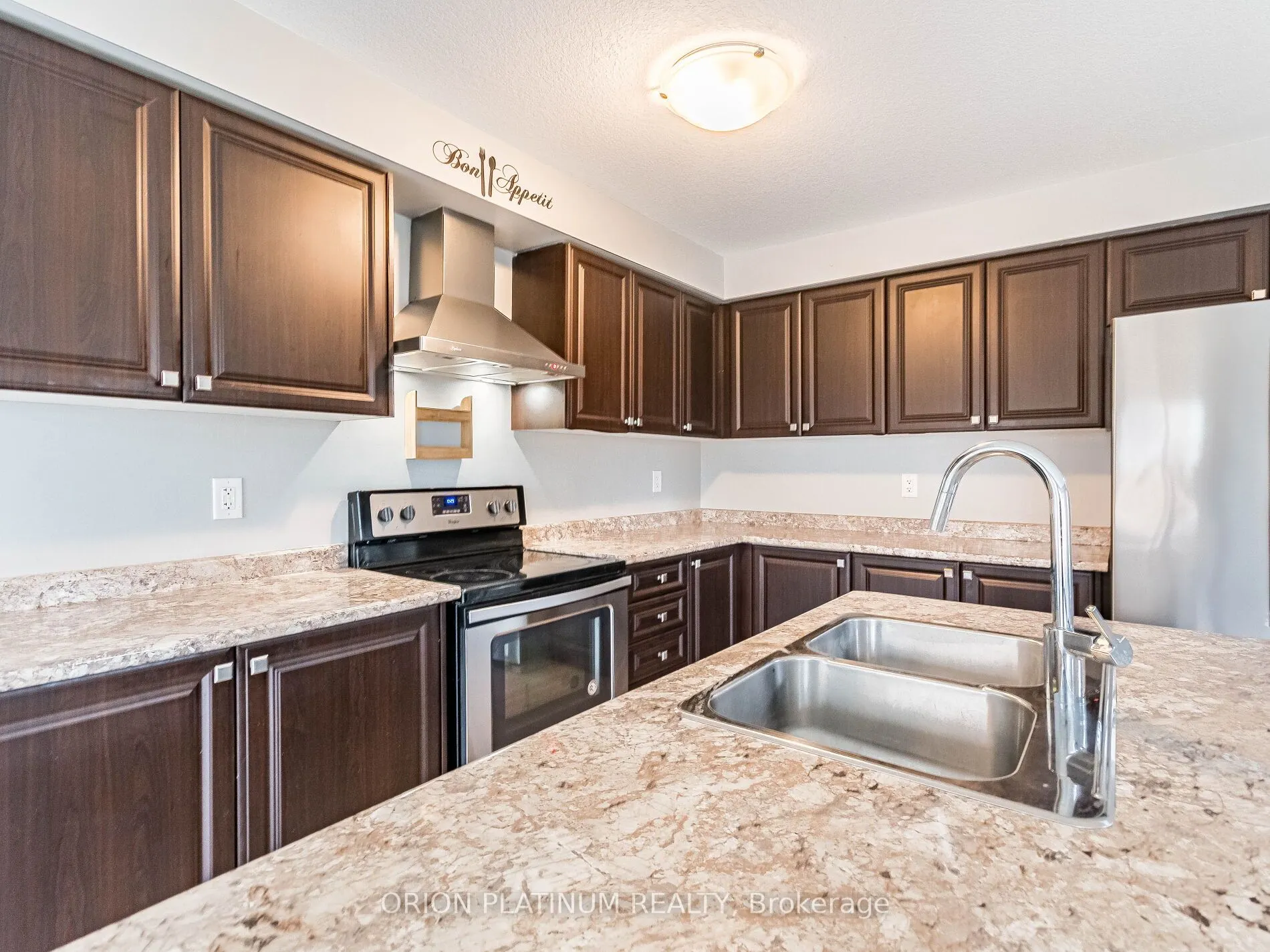 135 Pagebrook Crescent