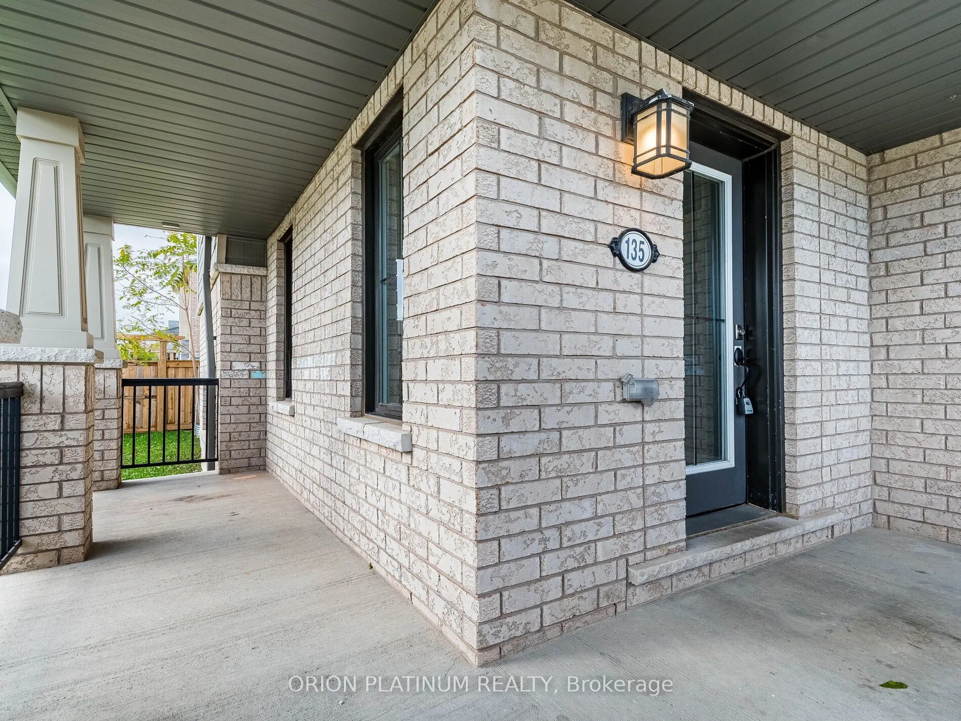 135 Pagebrook Crescent