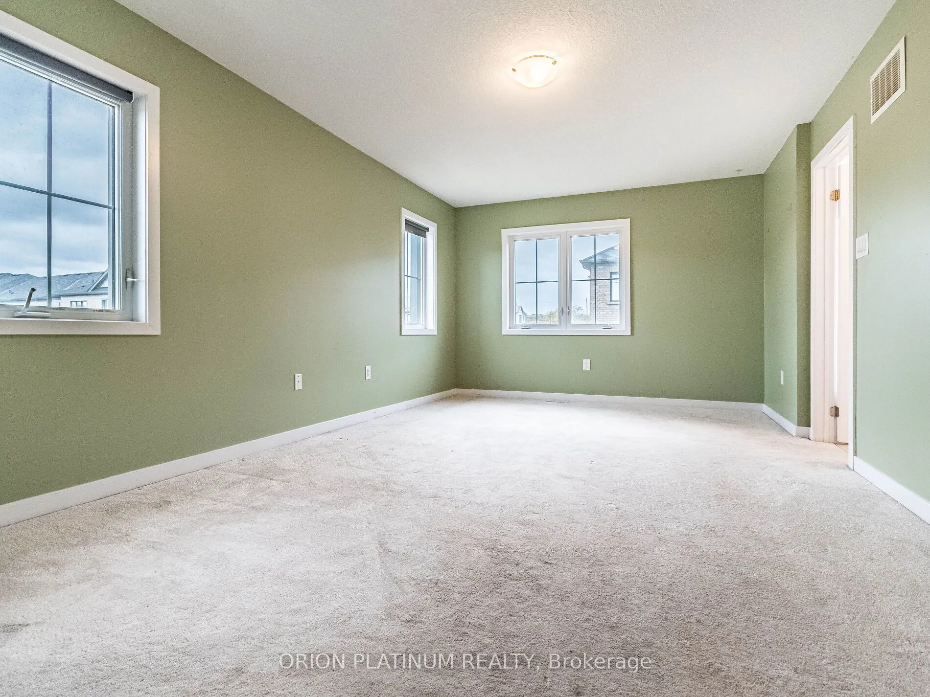 135 Pagebrook Crescent