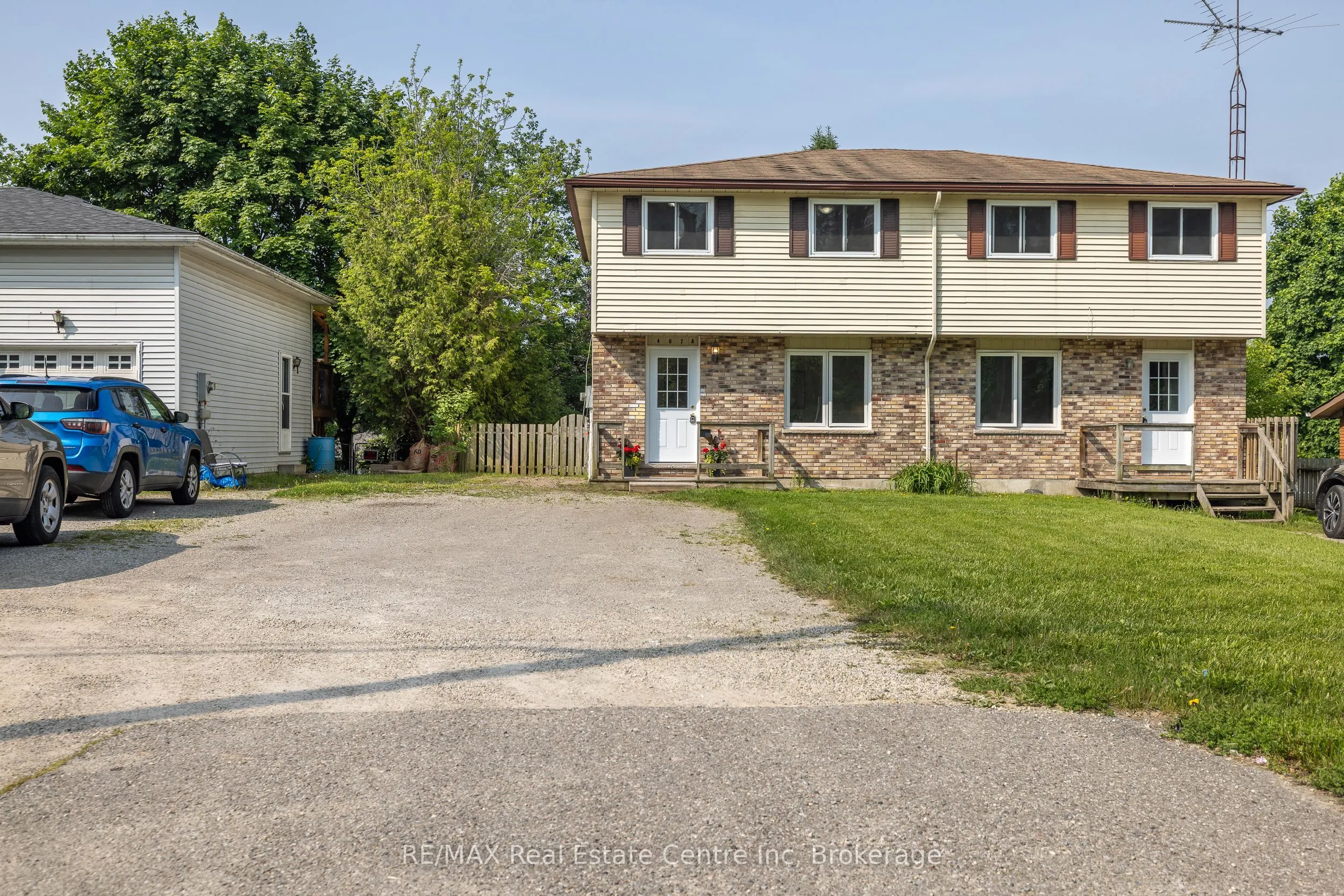 407 Main Street S