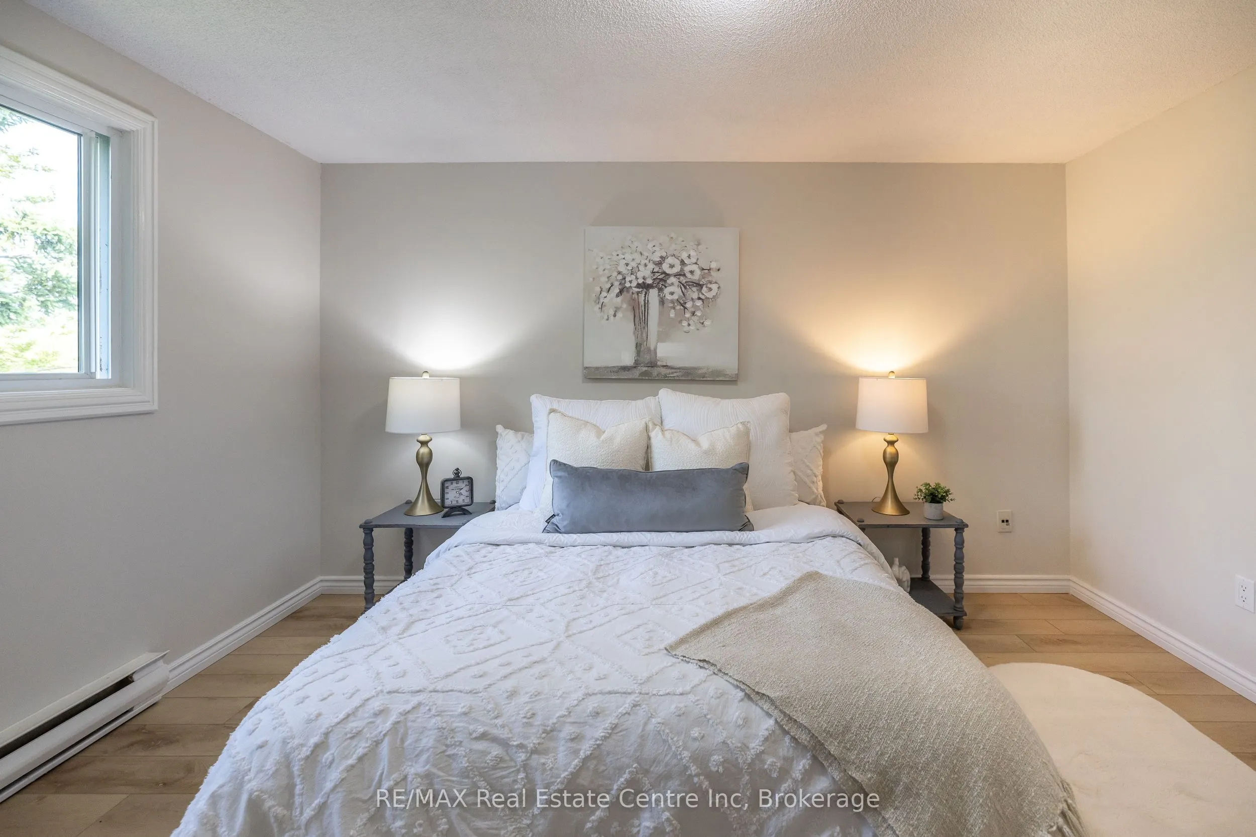 407 Main Street S