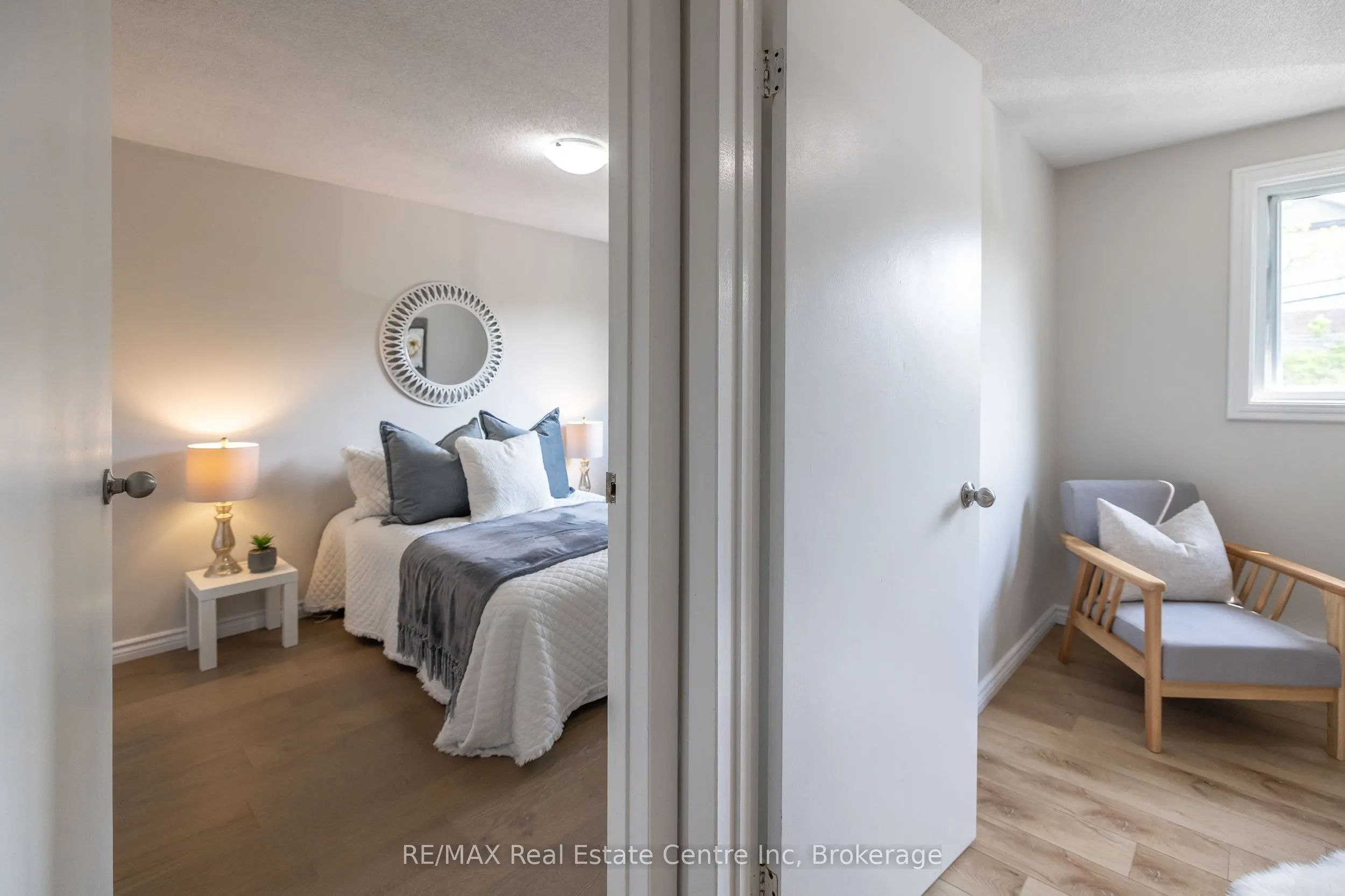 407 Main Street S
