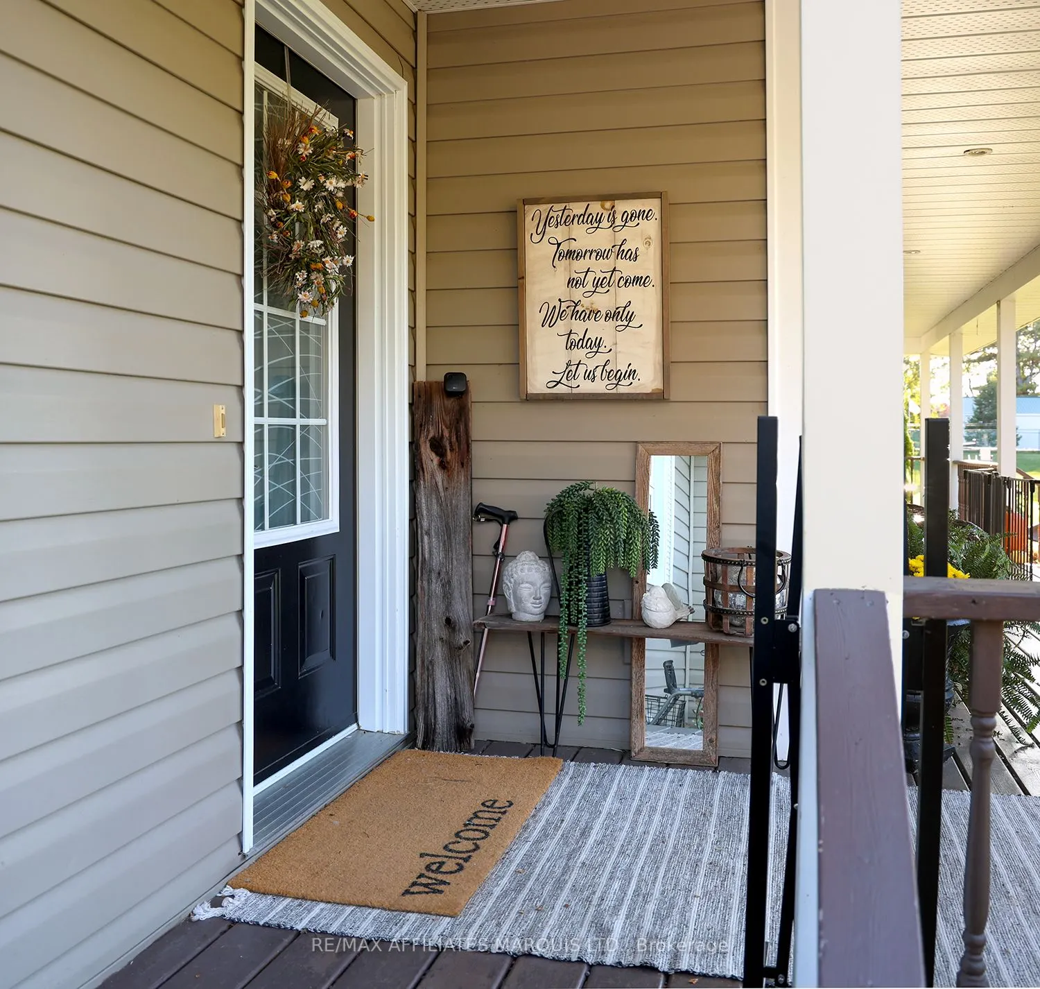 12118 Lakeshore Drive