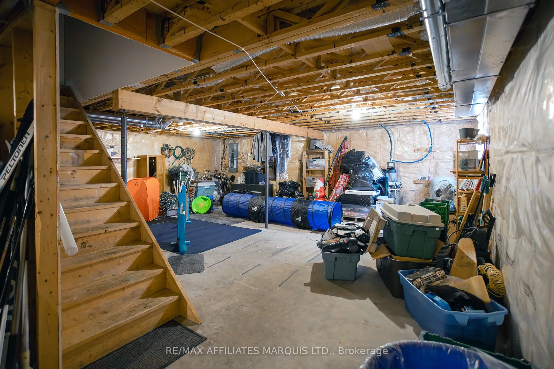 12118 Lakeshore Drive