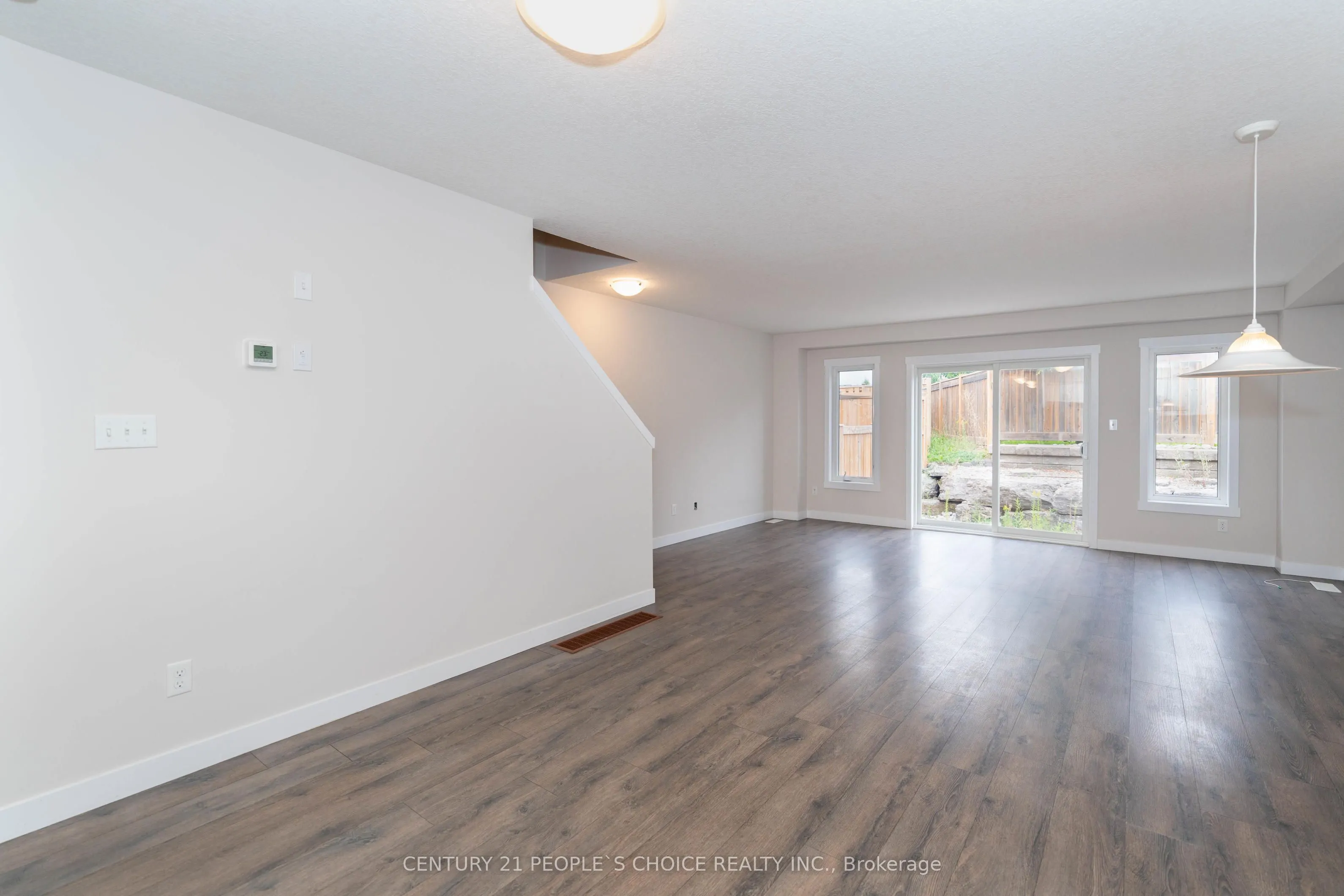 155 Rochefort Street