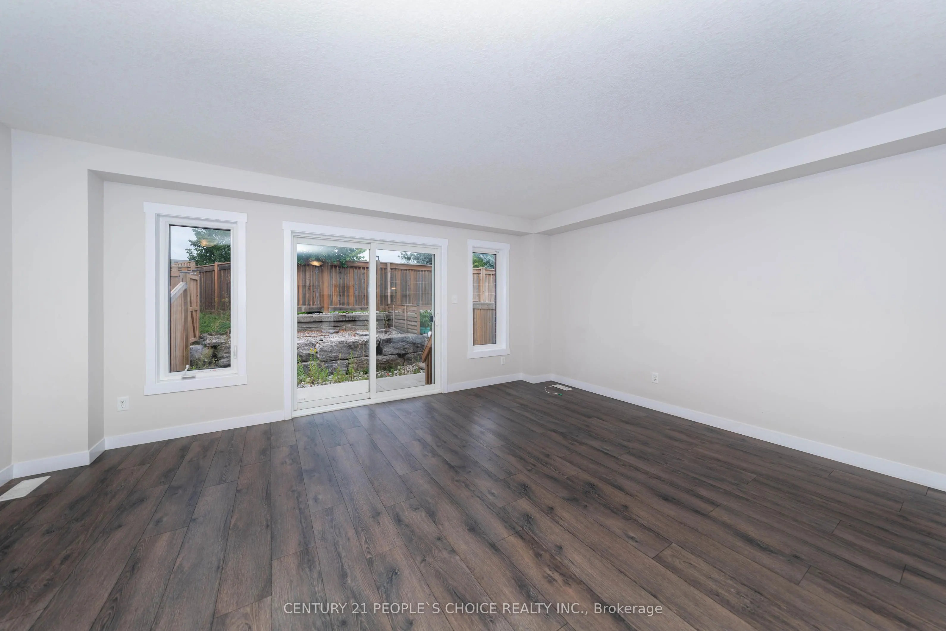 155 Rochefort Street