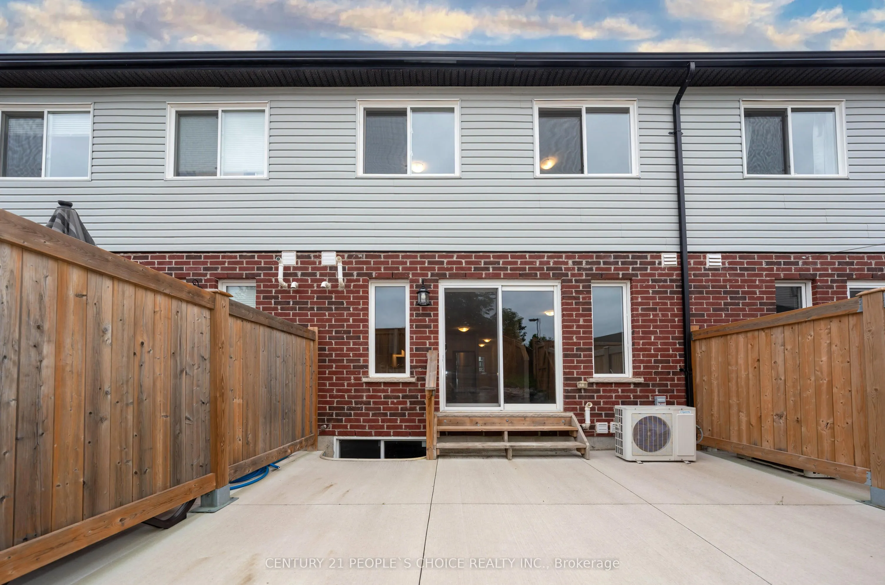 155 Rochefort Street