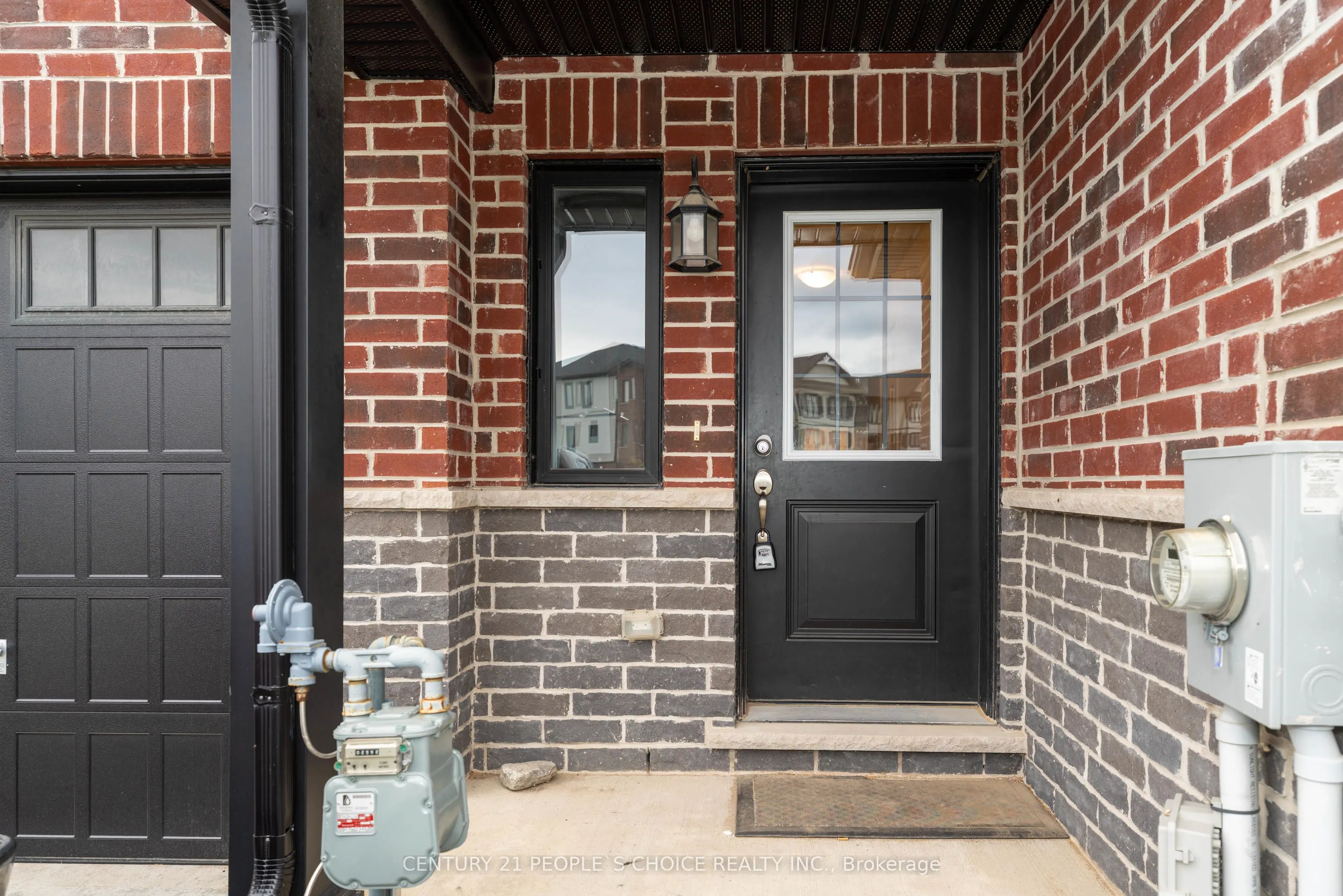 155 Rochefort Street