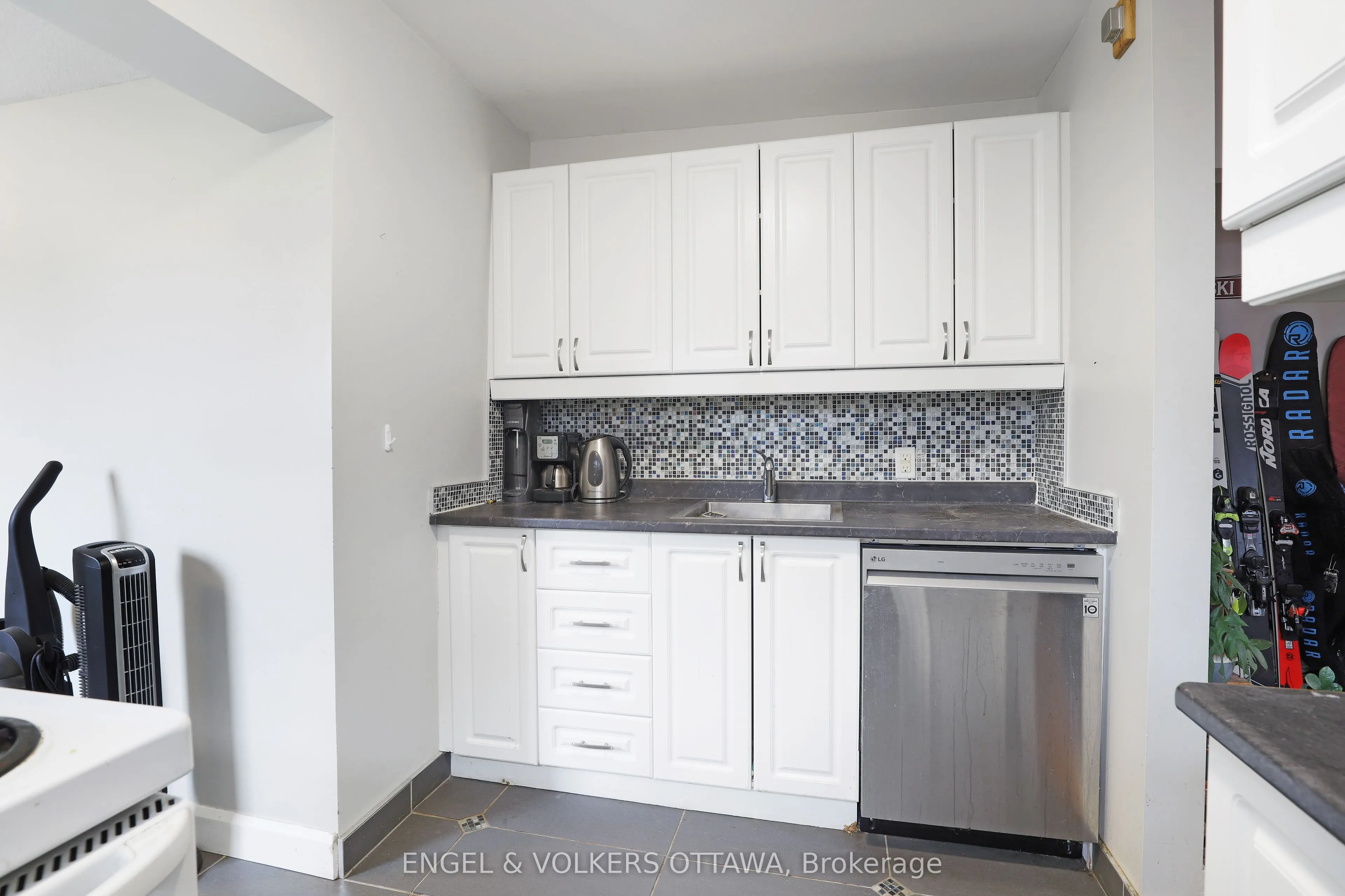 491 Mcleod Street, #2
