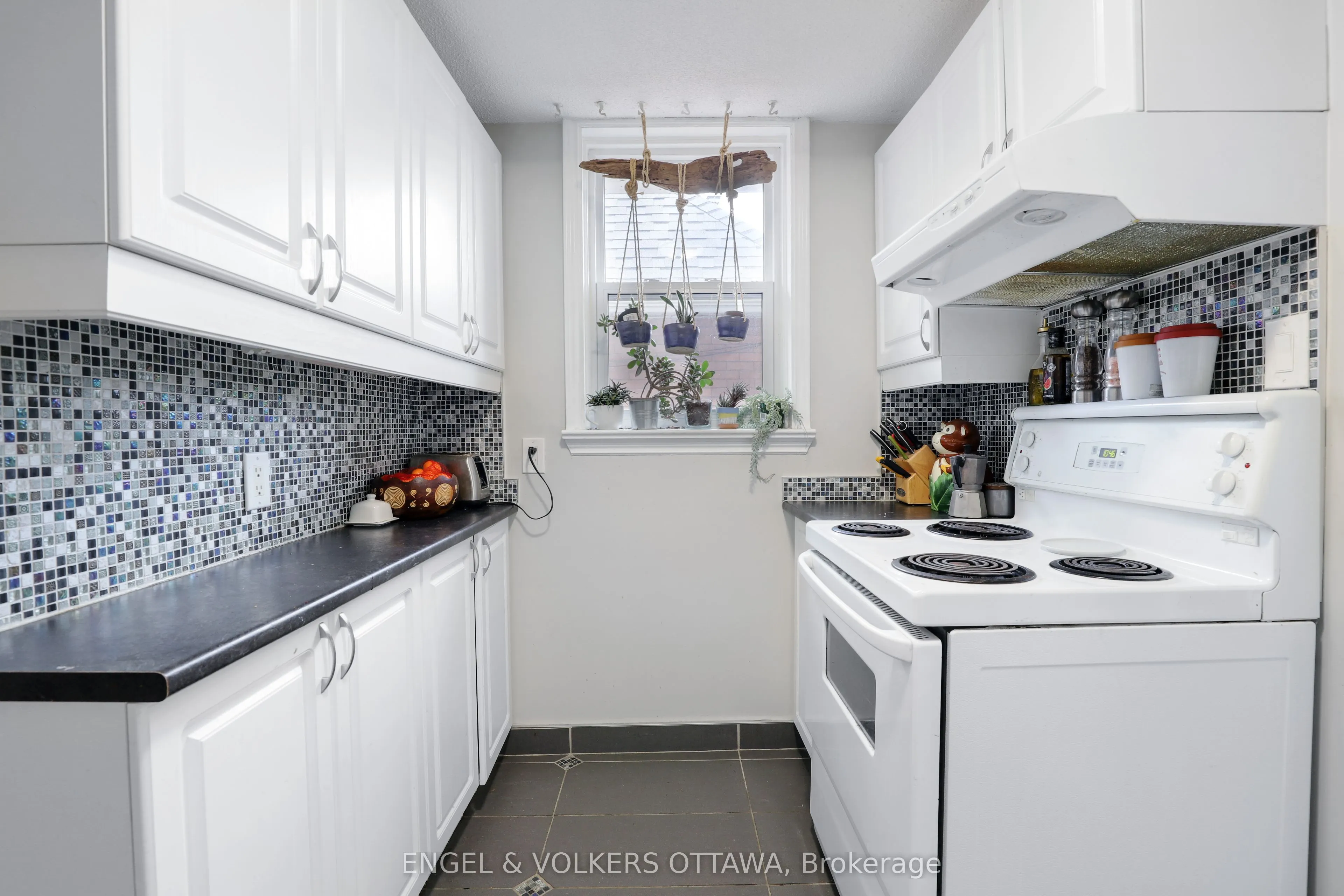 491 Mcleod Street, #2