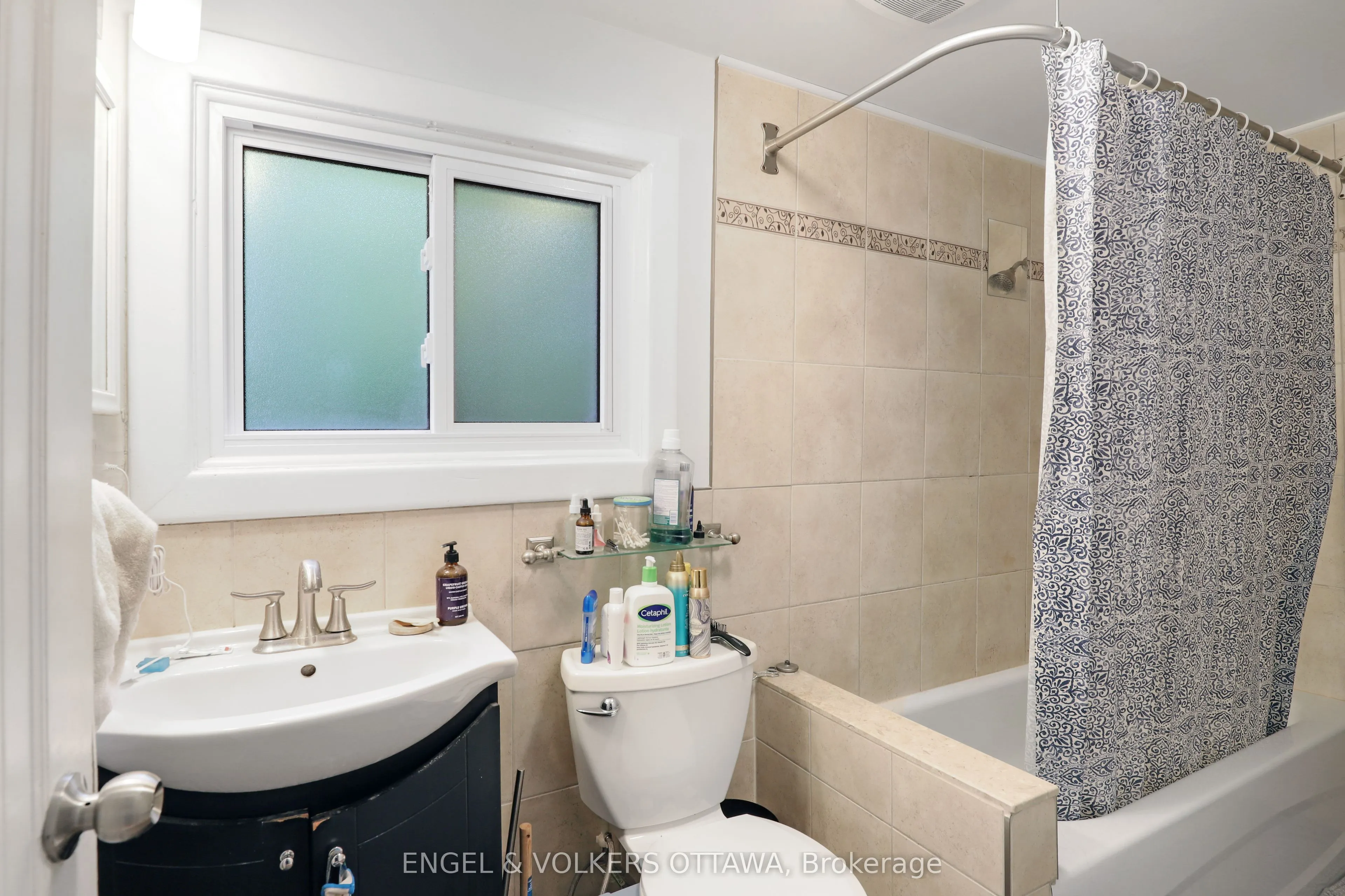 491 Mcleod Street, #2