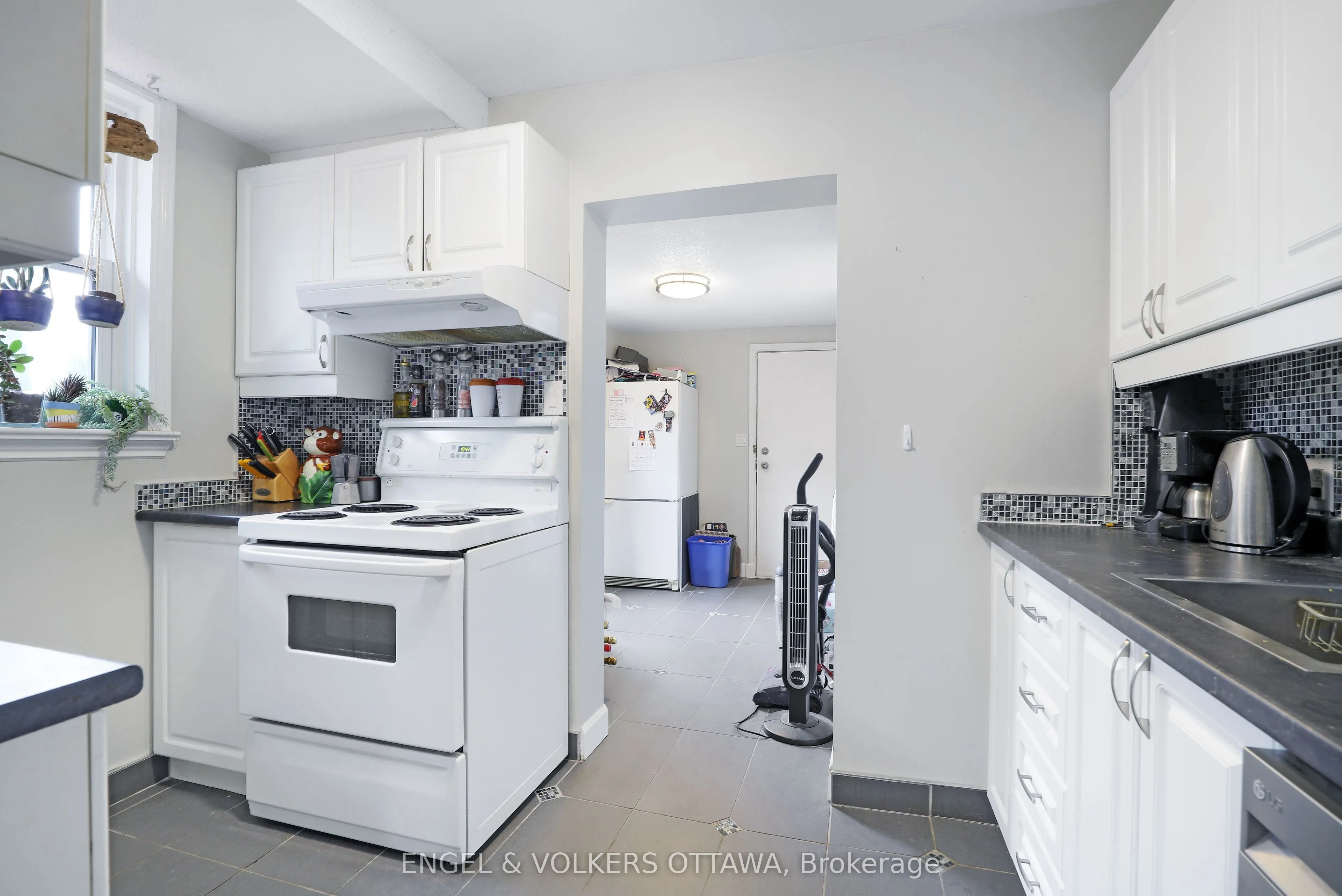 491 Mcleod Street, #2