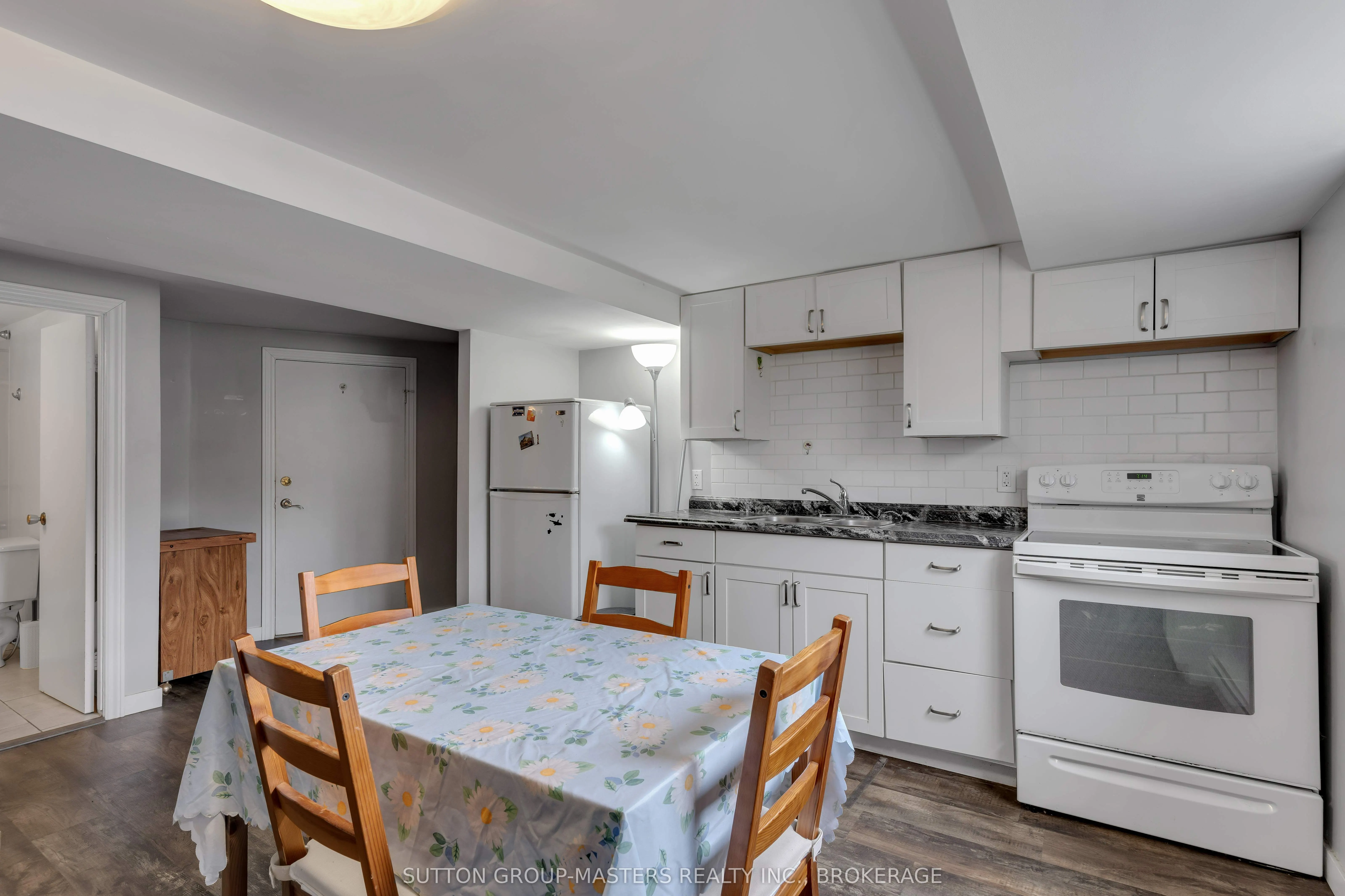250 Yonge Street