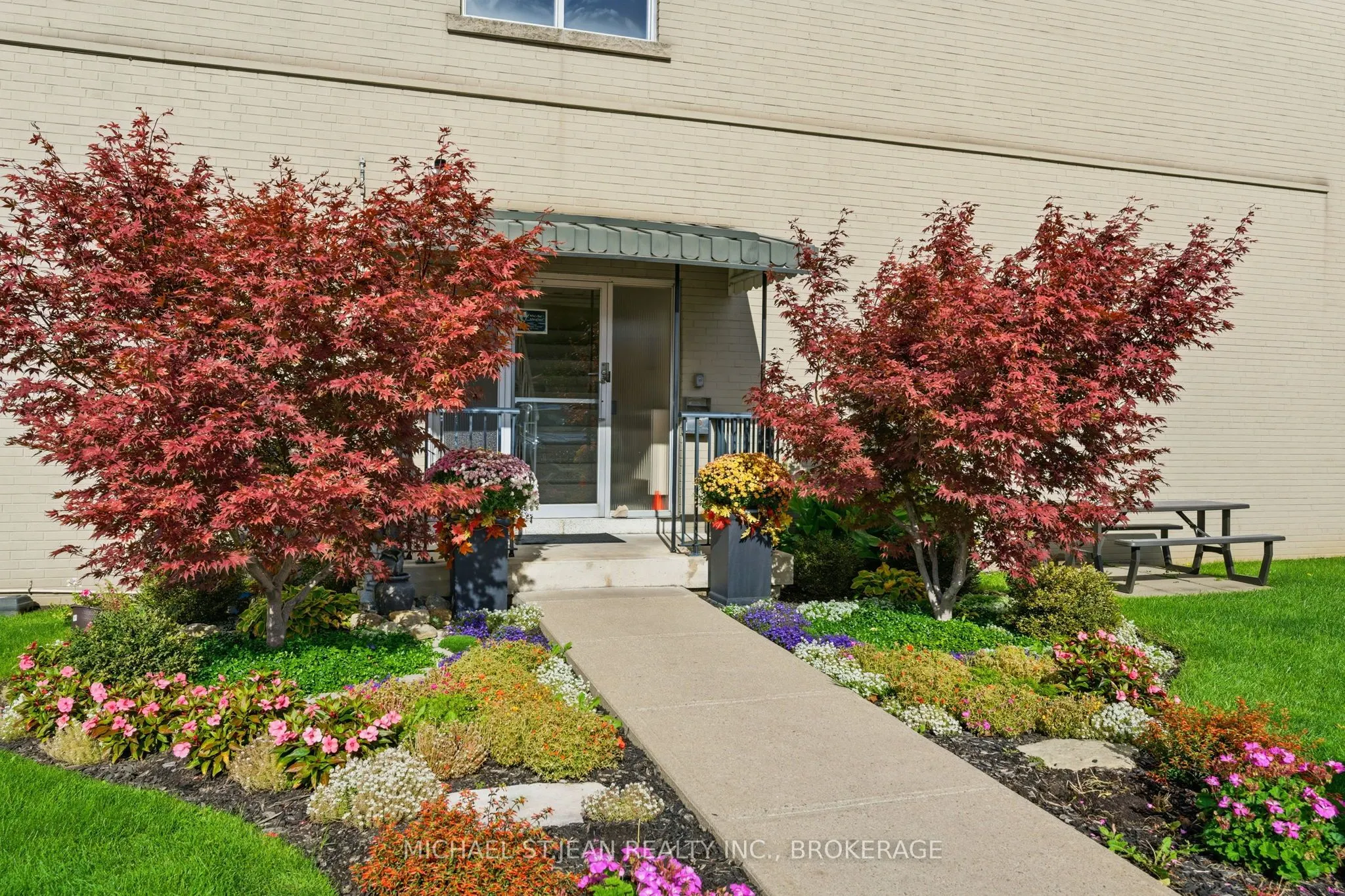 510 Queenston Road, #103