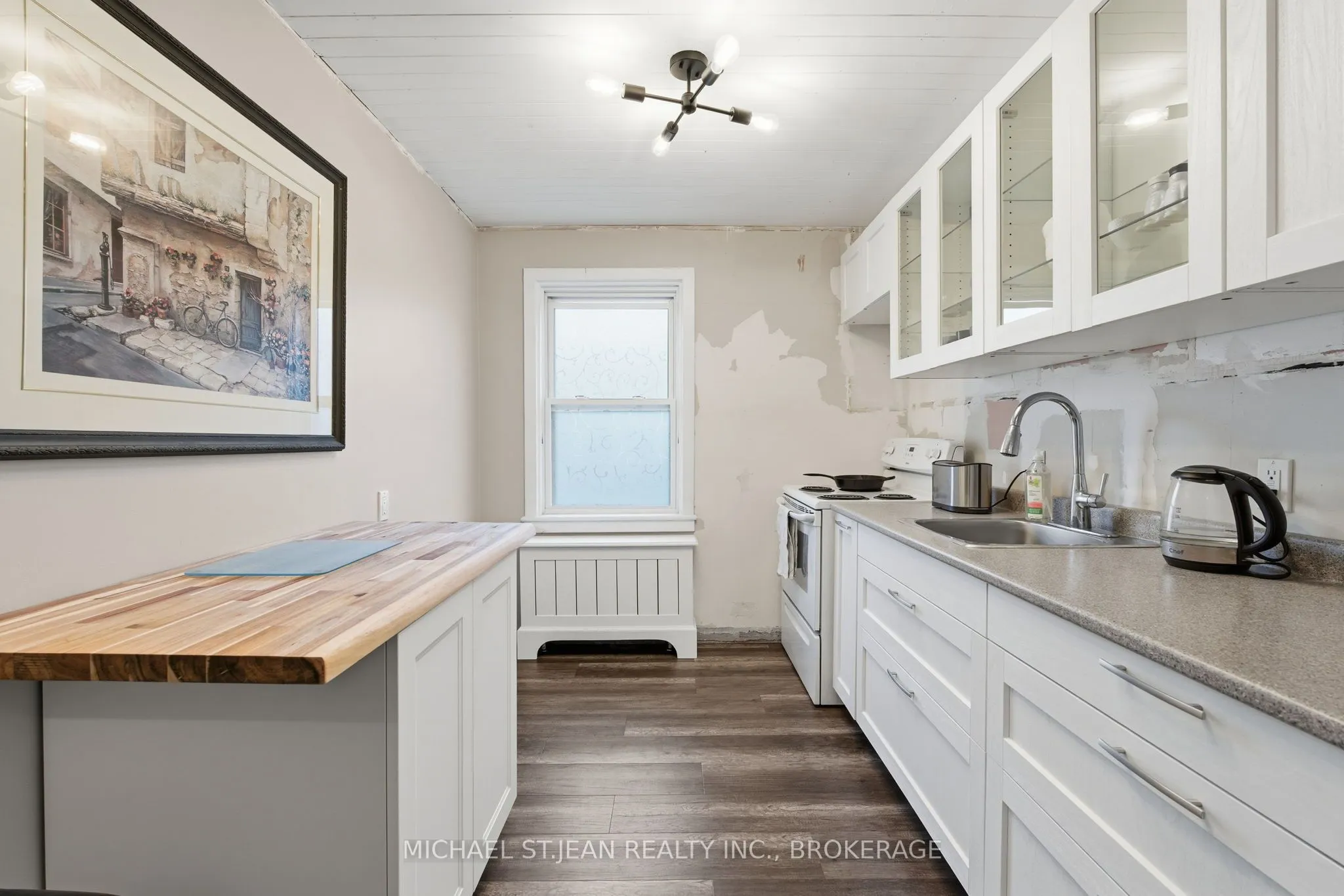 1755 King Street E, #9