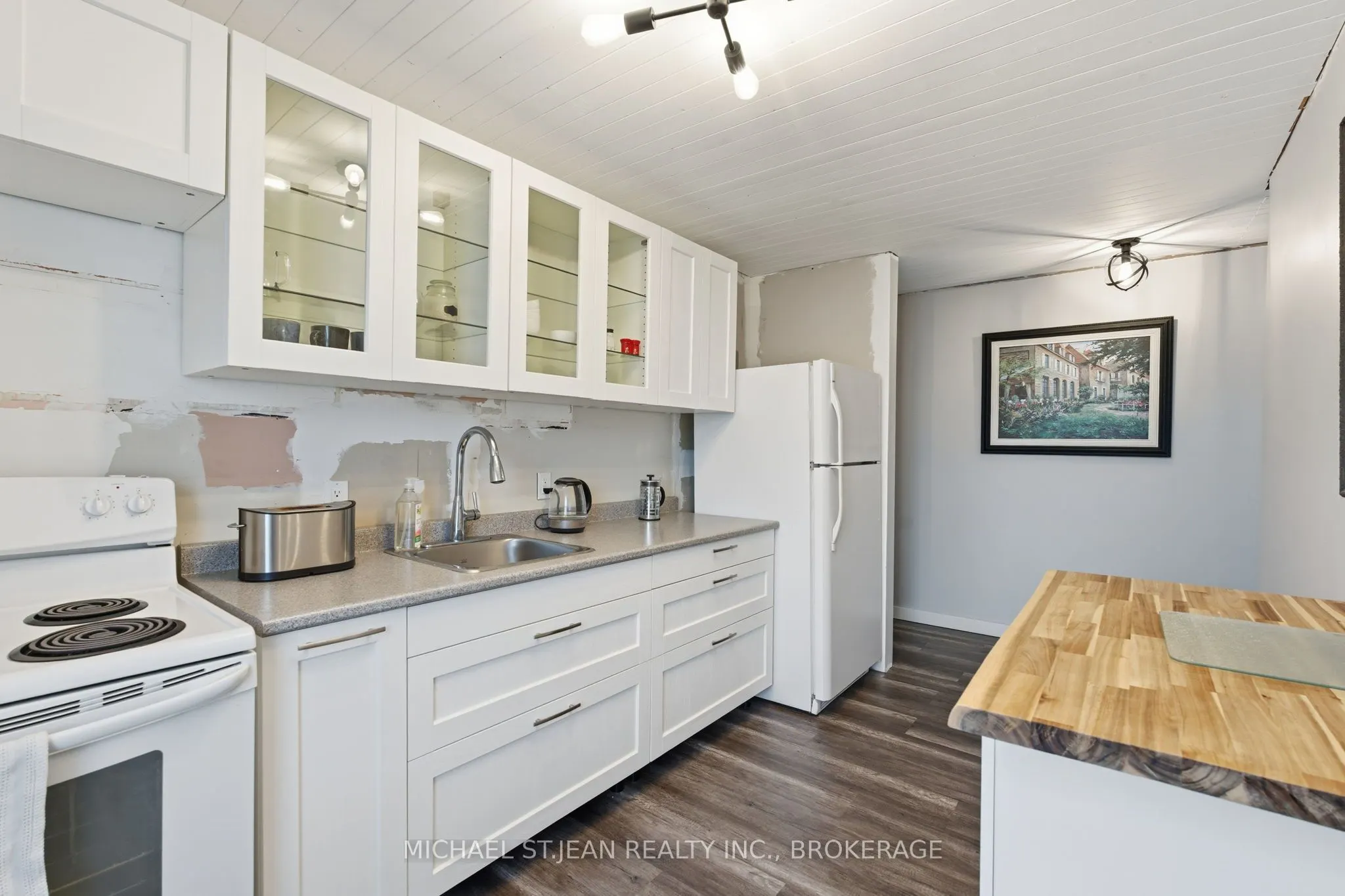 1755 King Street E, #9