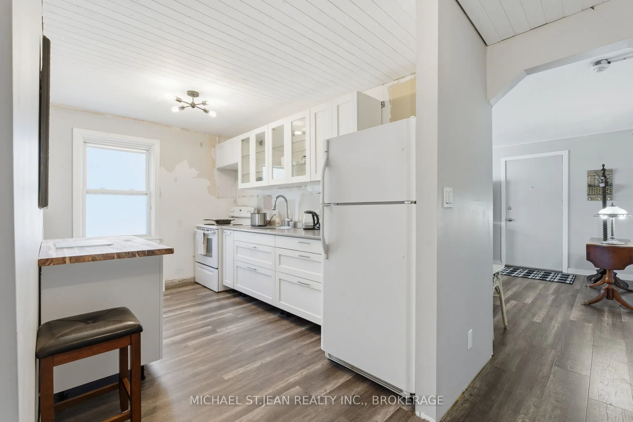 1755 King Street E, #9