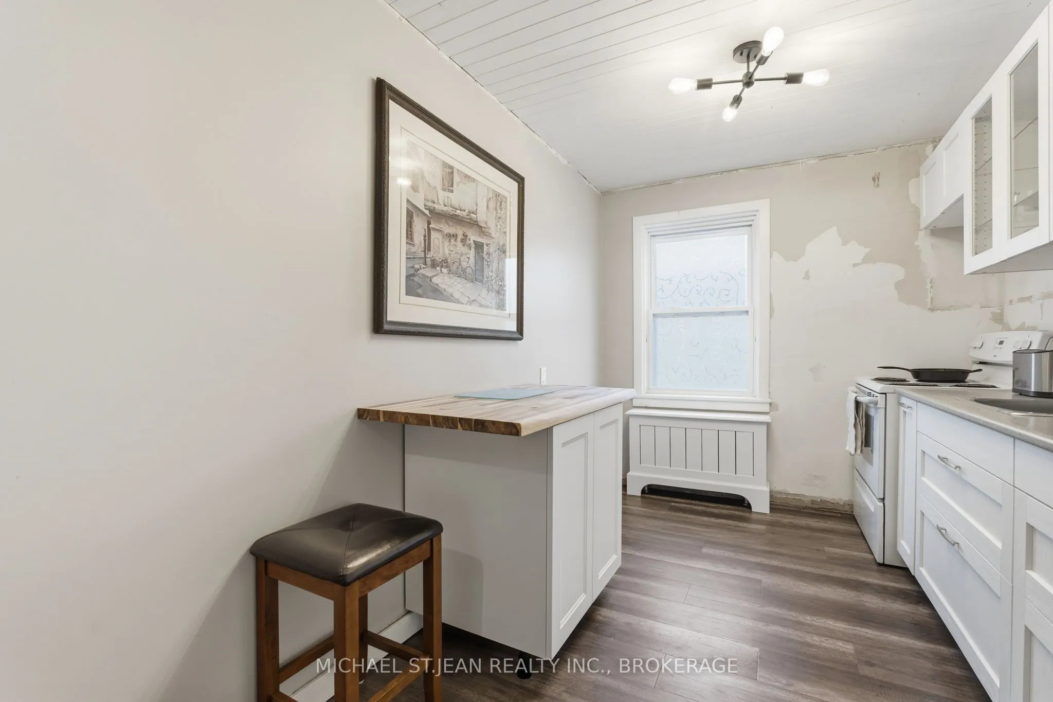 1755 King Street E, #9
