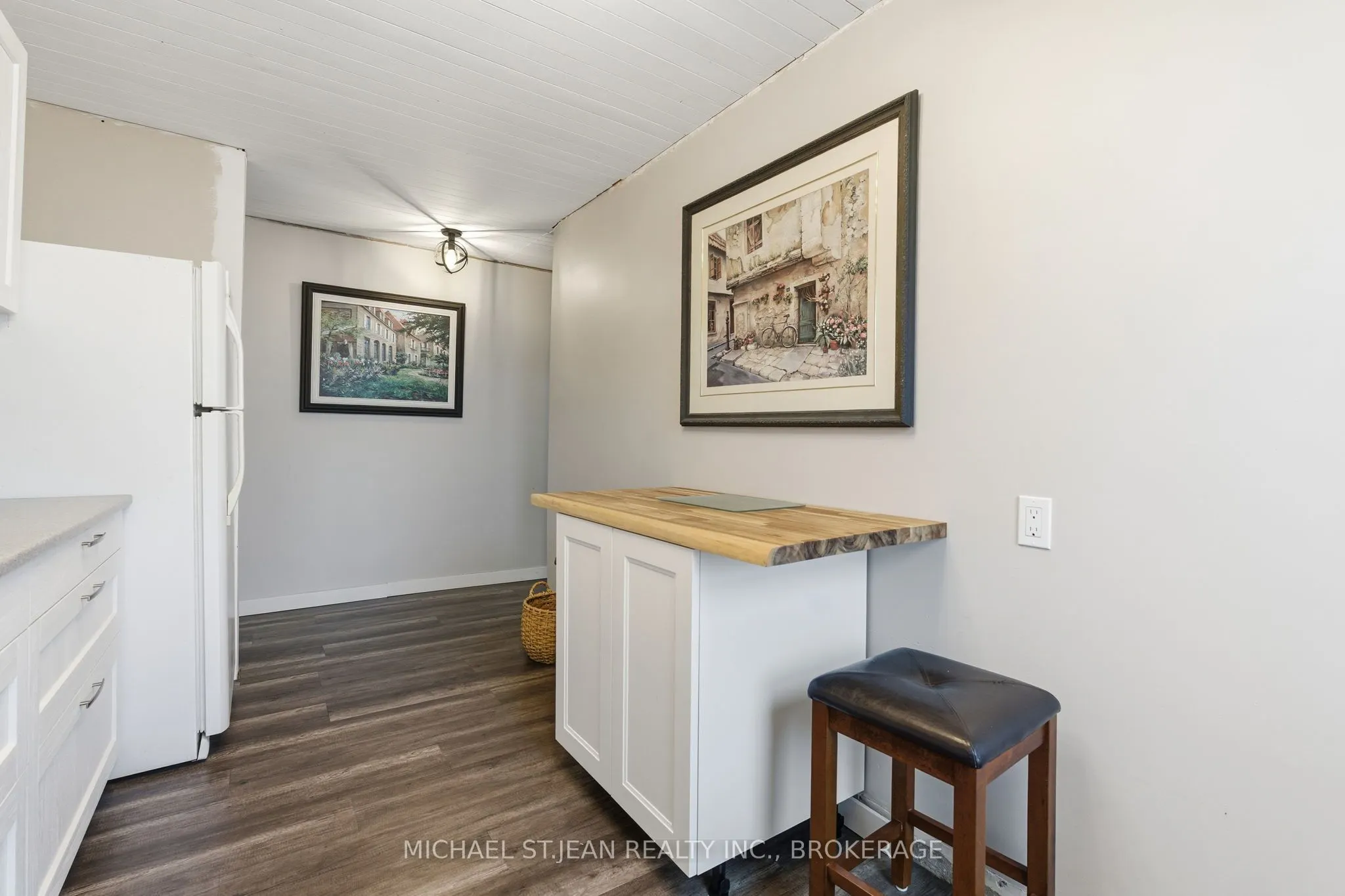 1755 King Street E, #9