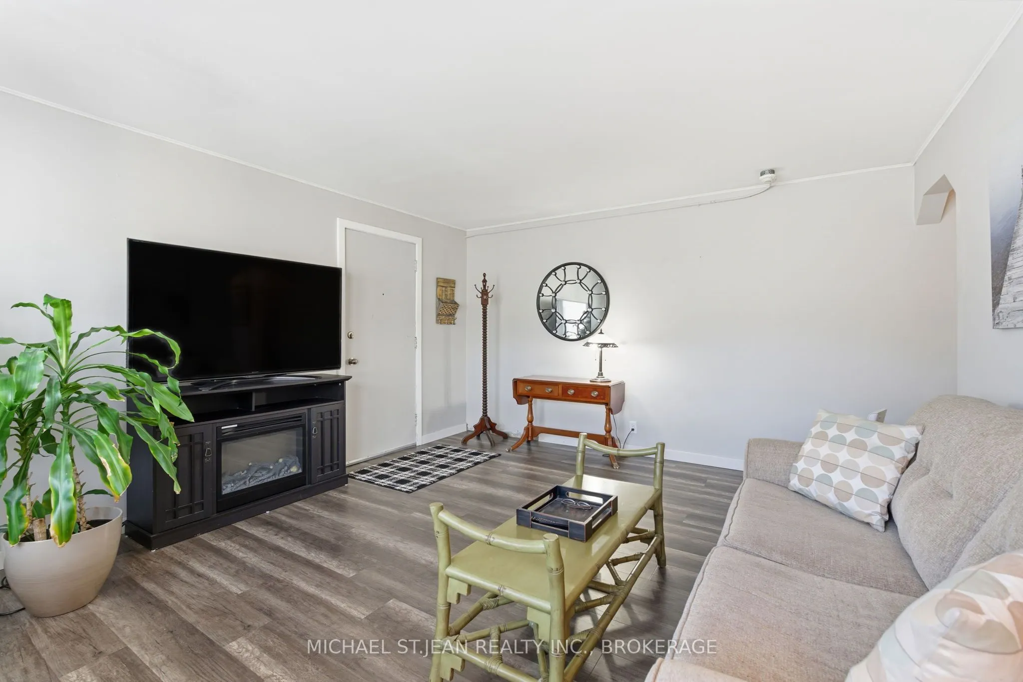1755 King Street E, #9