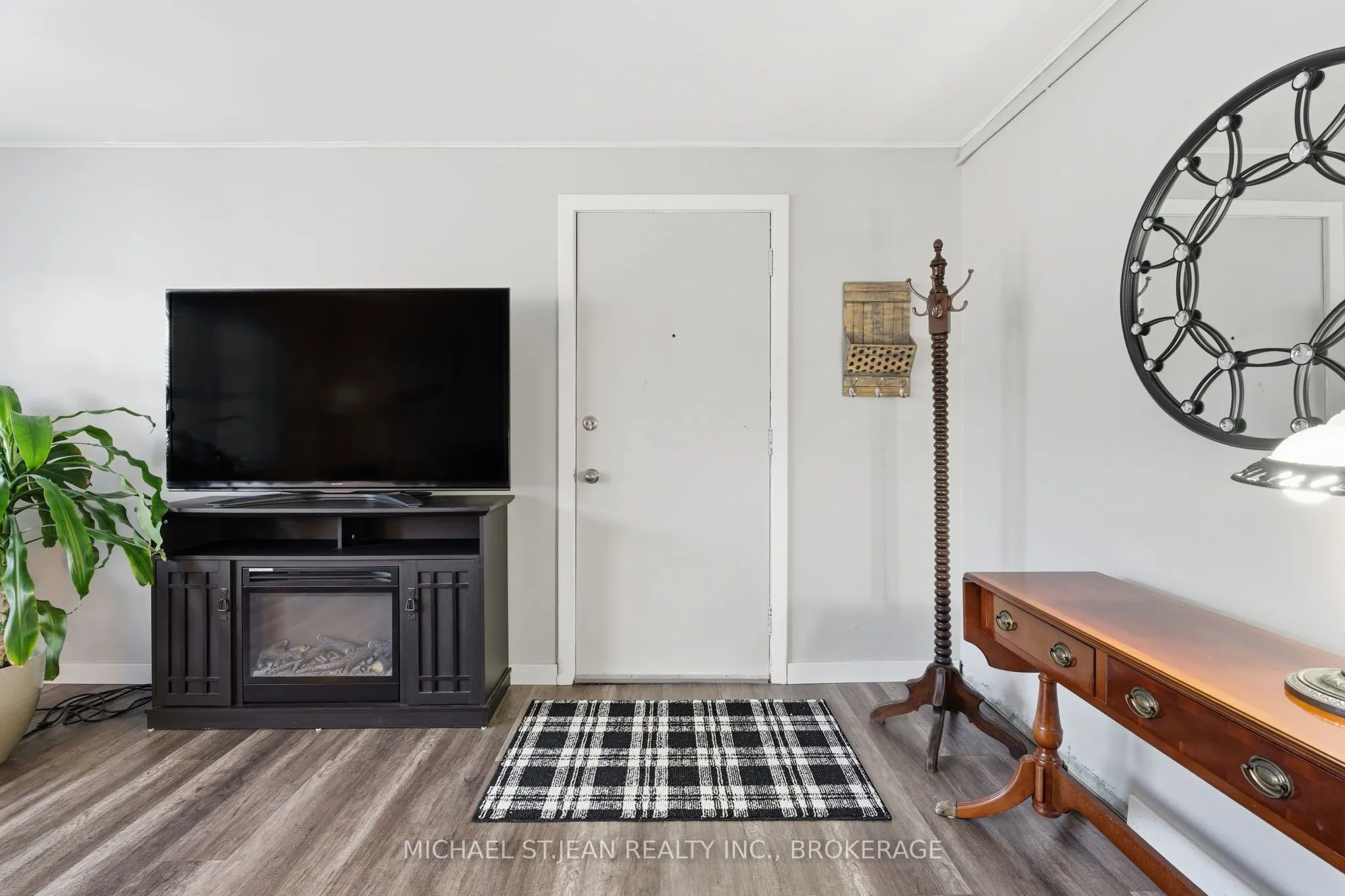 1755 King Street E, #9