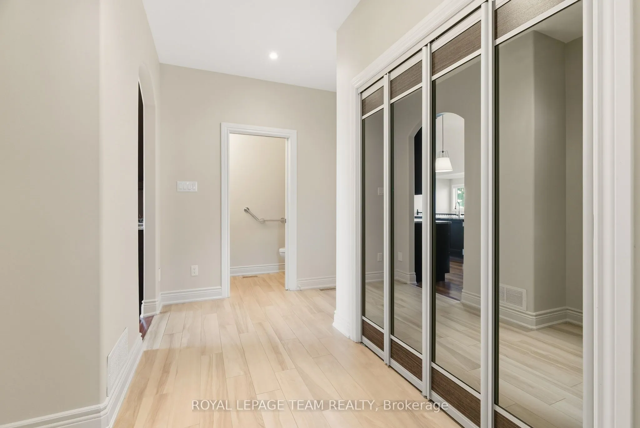 6903 Lake Forest Walk