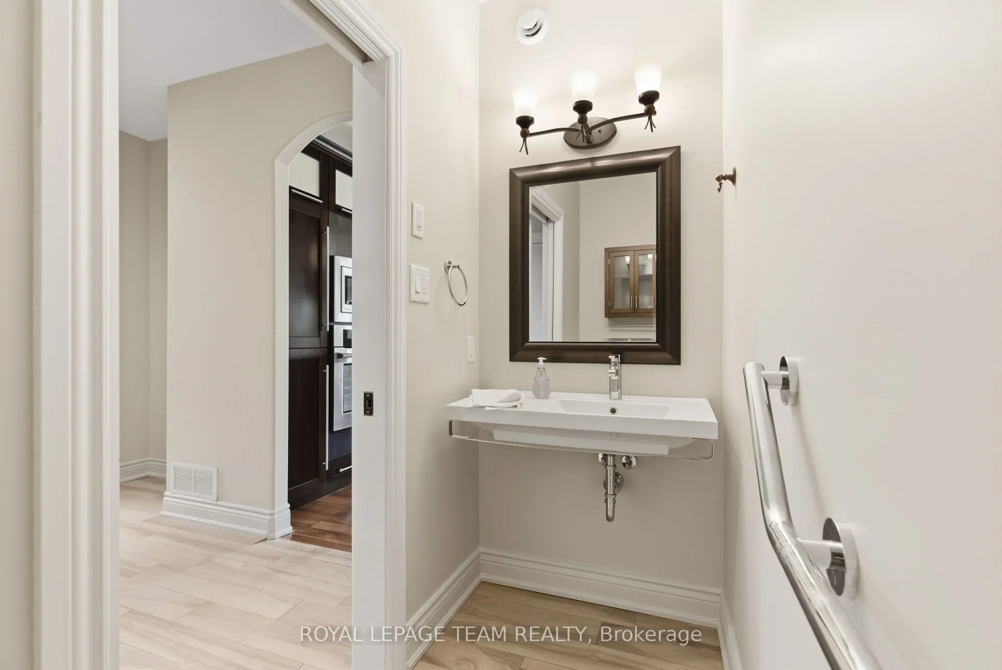 6903 Lake Forest Walk