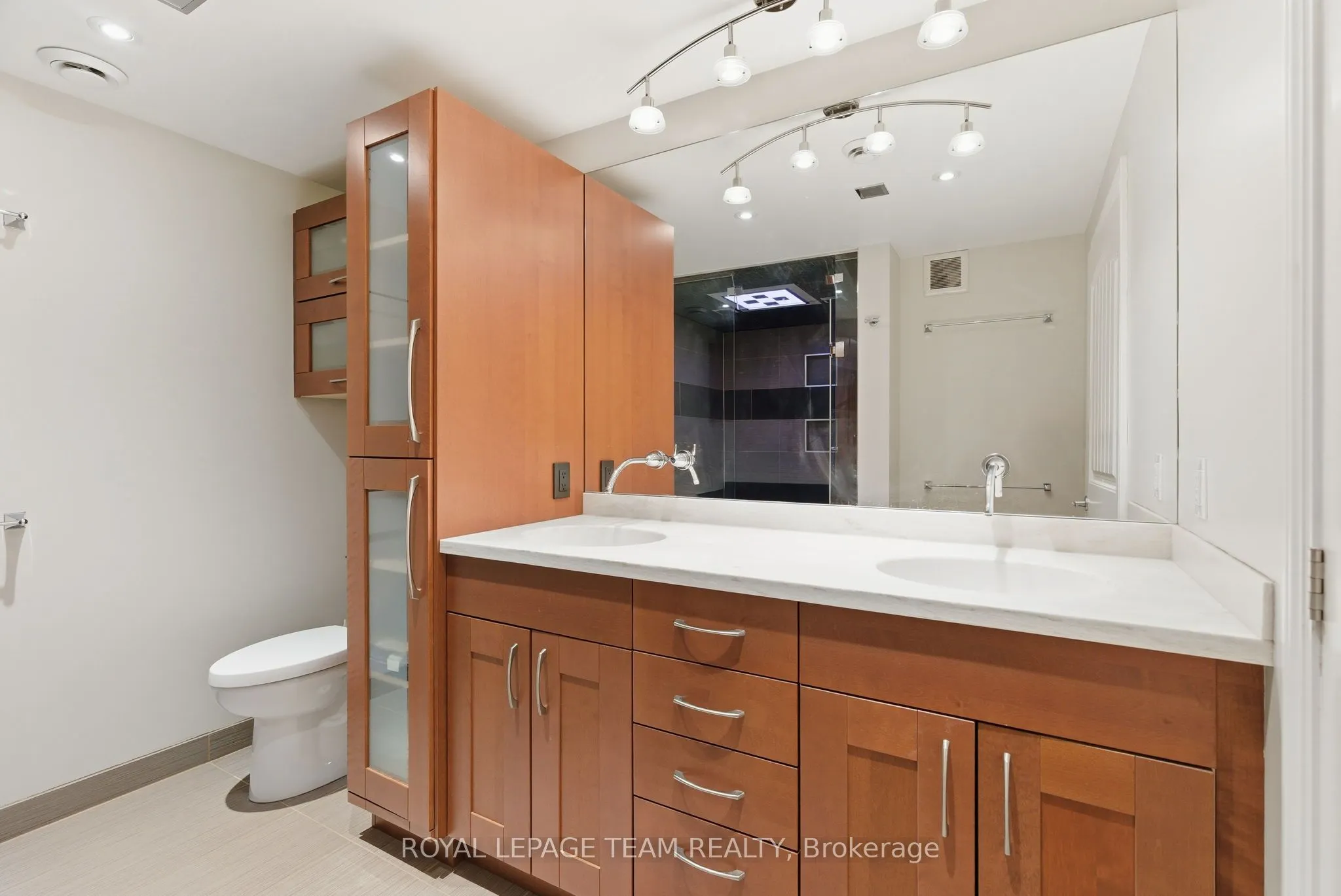 6903 Lake Forest Walk