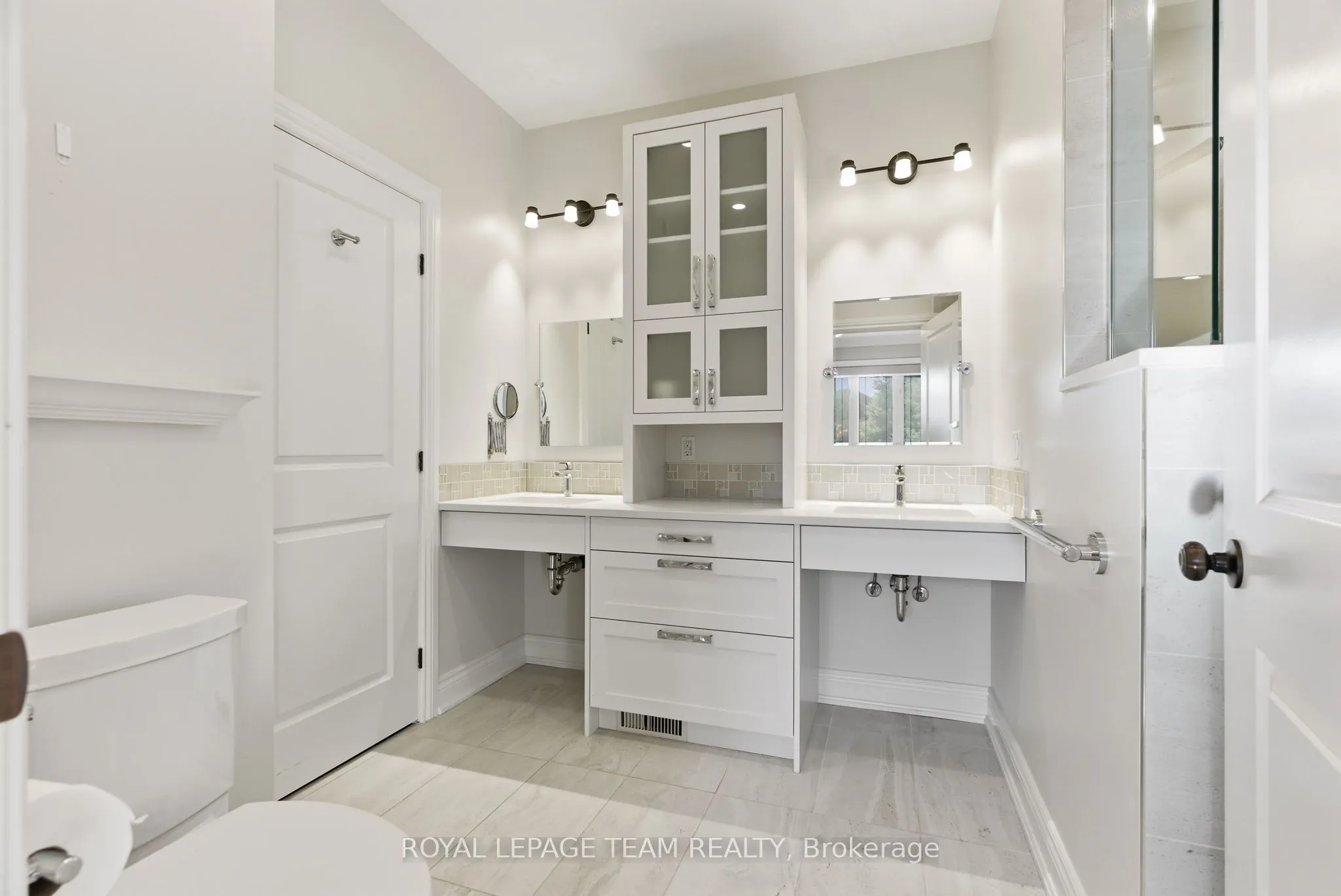 6903 Lake Forest Walk