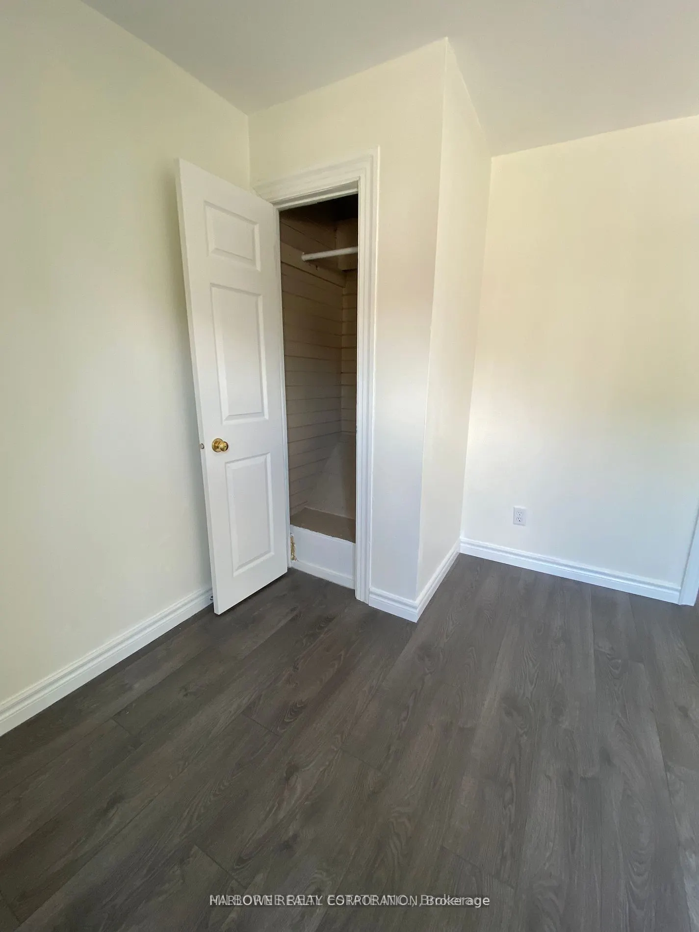 546 Barton Street E, #2