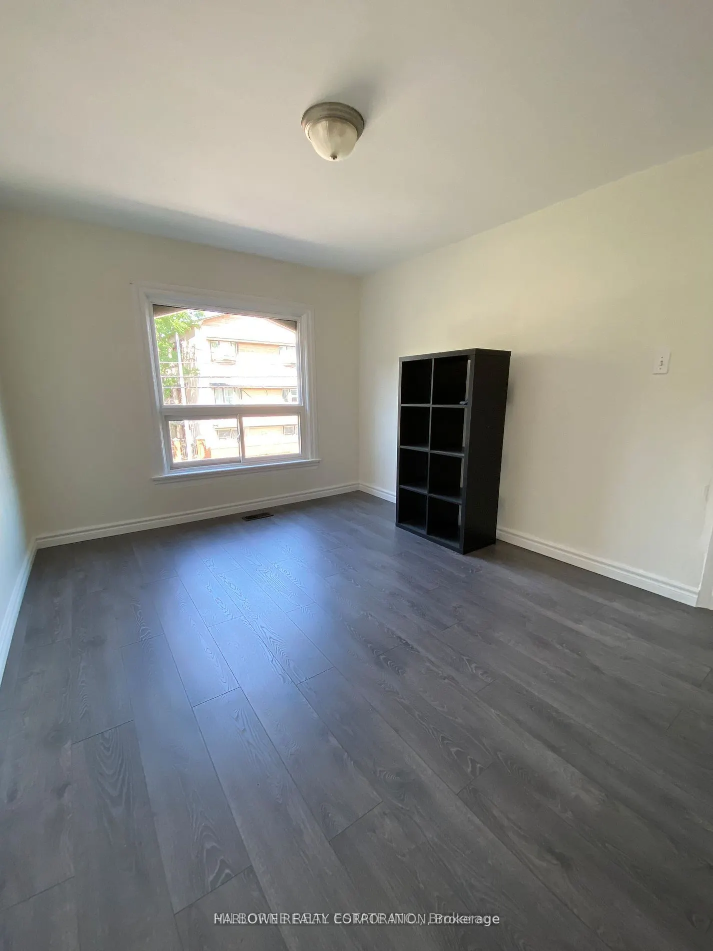 546 Barton Street E, #2