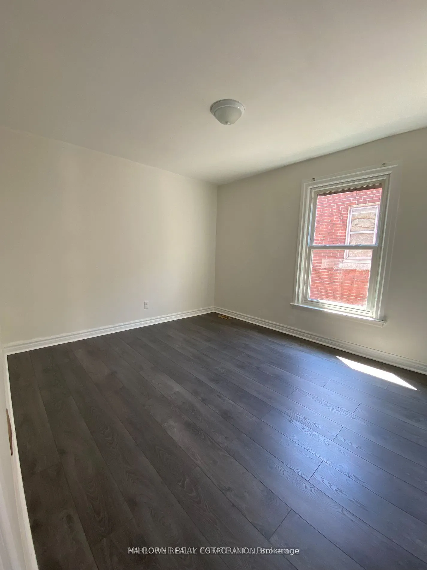 546 Barton Street E, #2