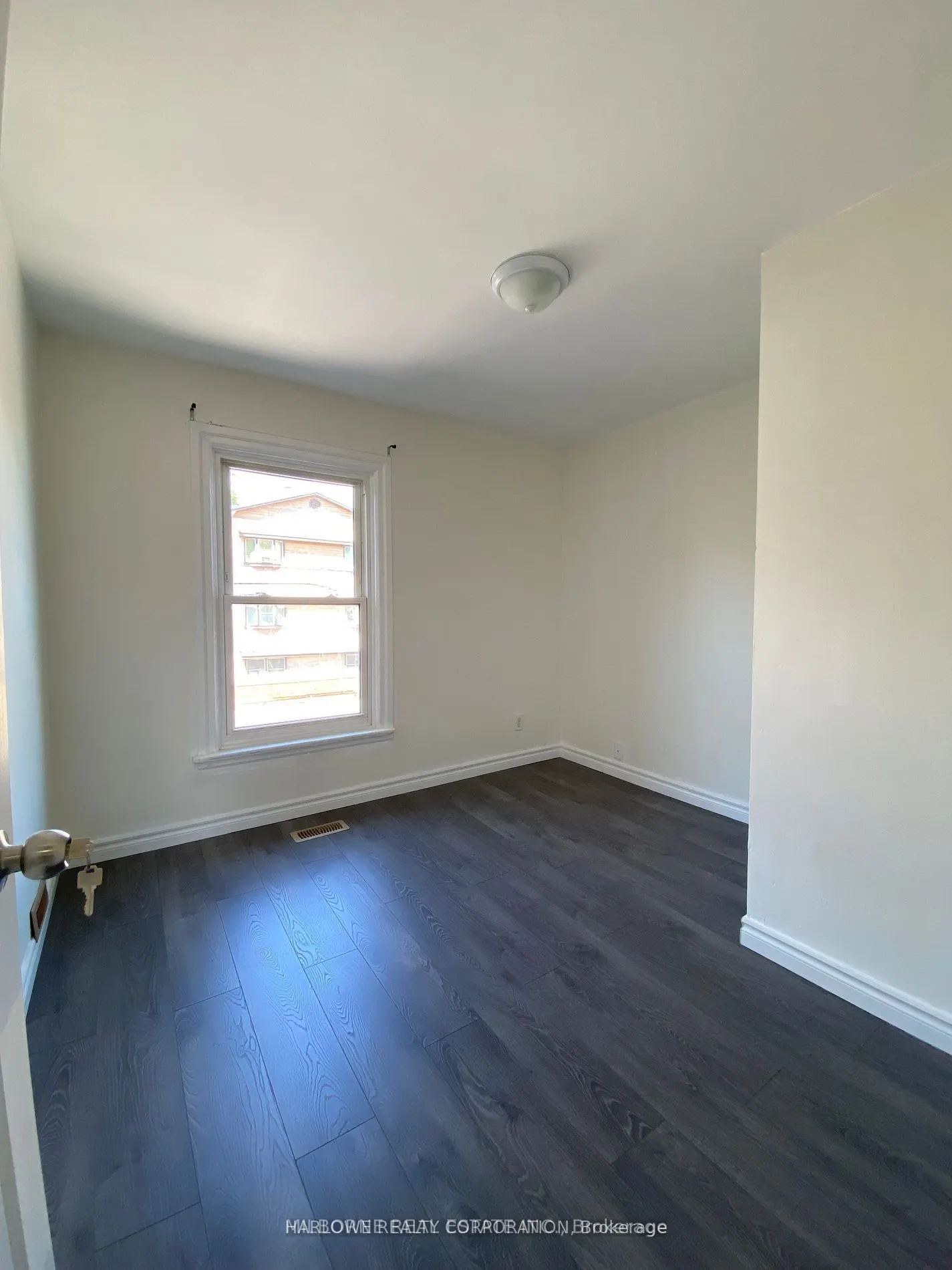 546 Barton Street E, #2