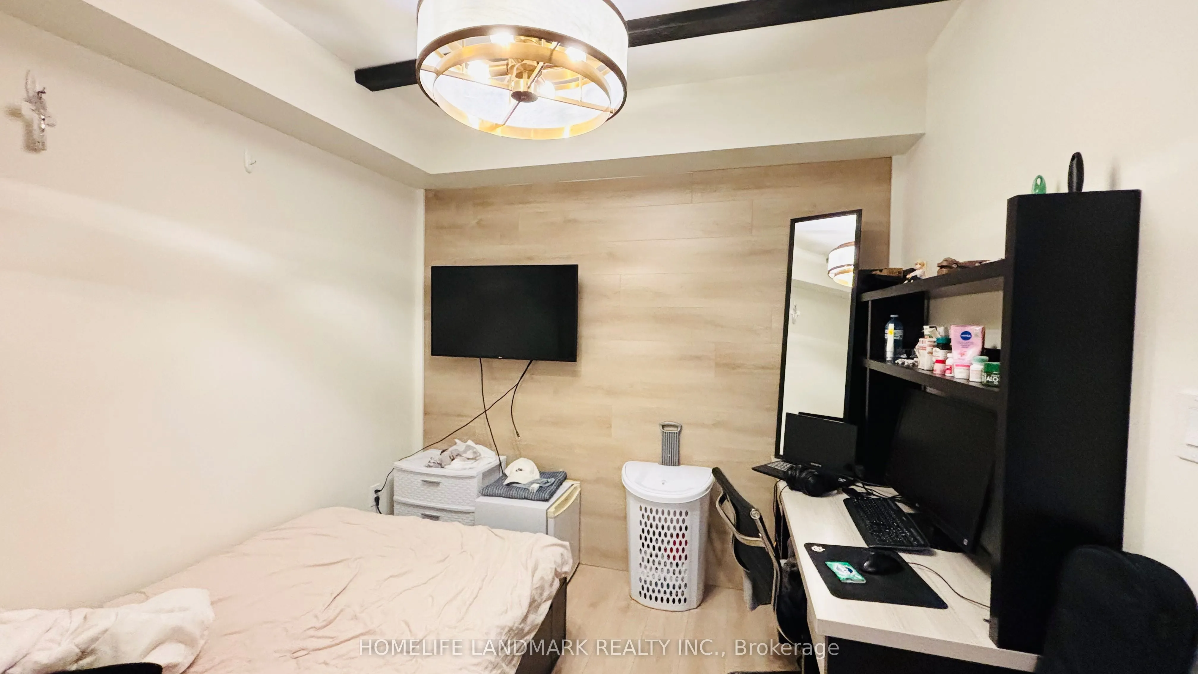 145 Columbia Street W, #1536